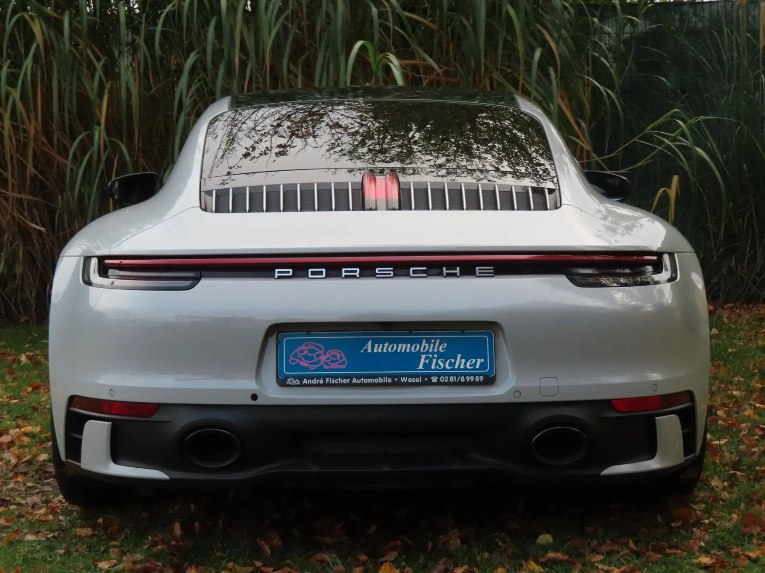 Porsche - 911