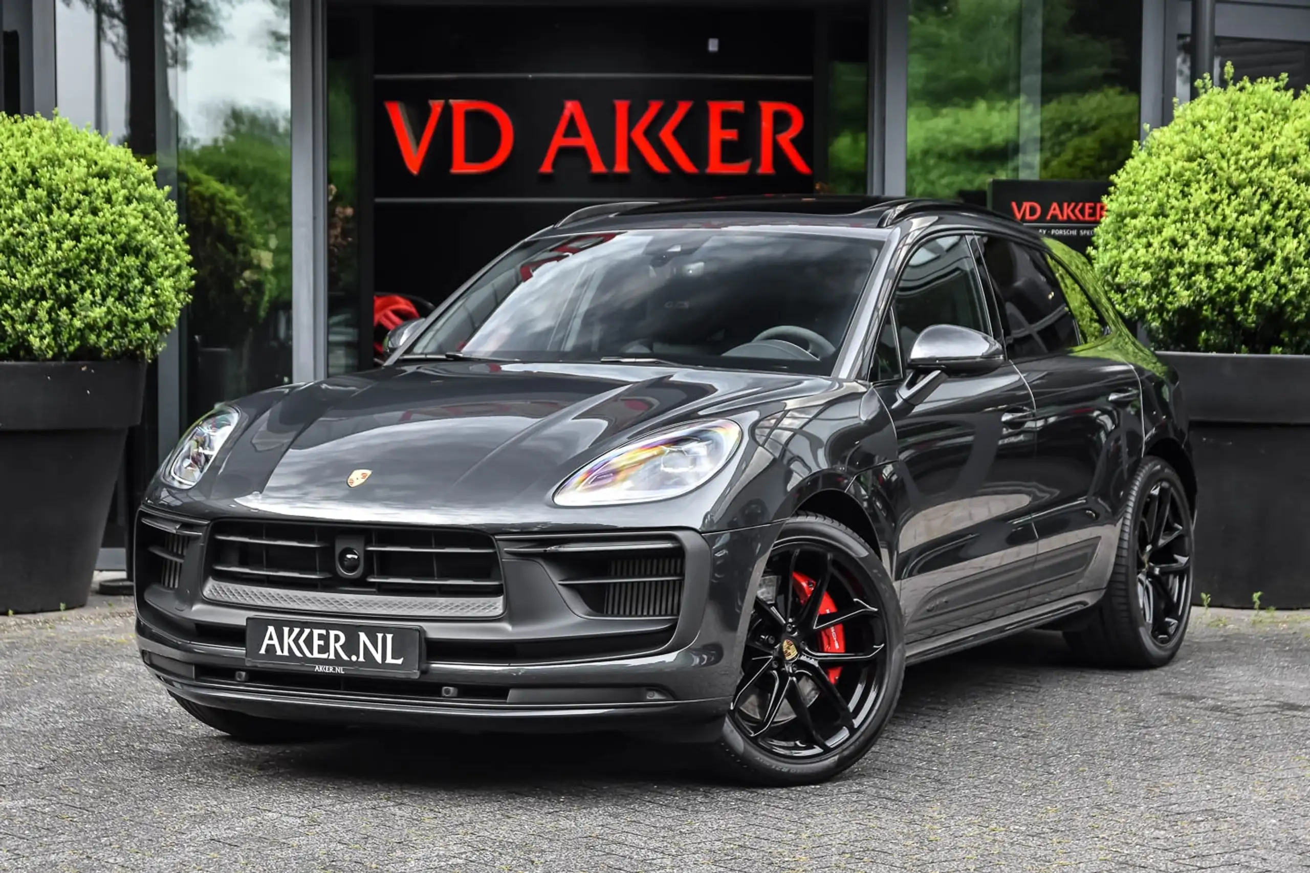 Porsche - Macan