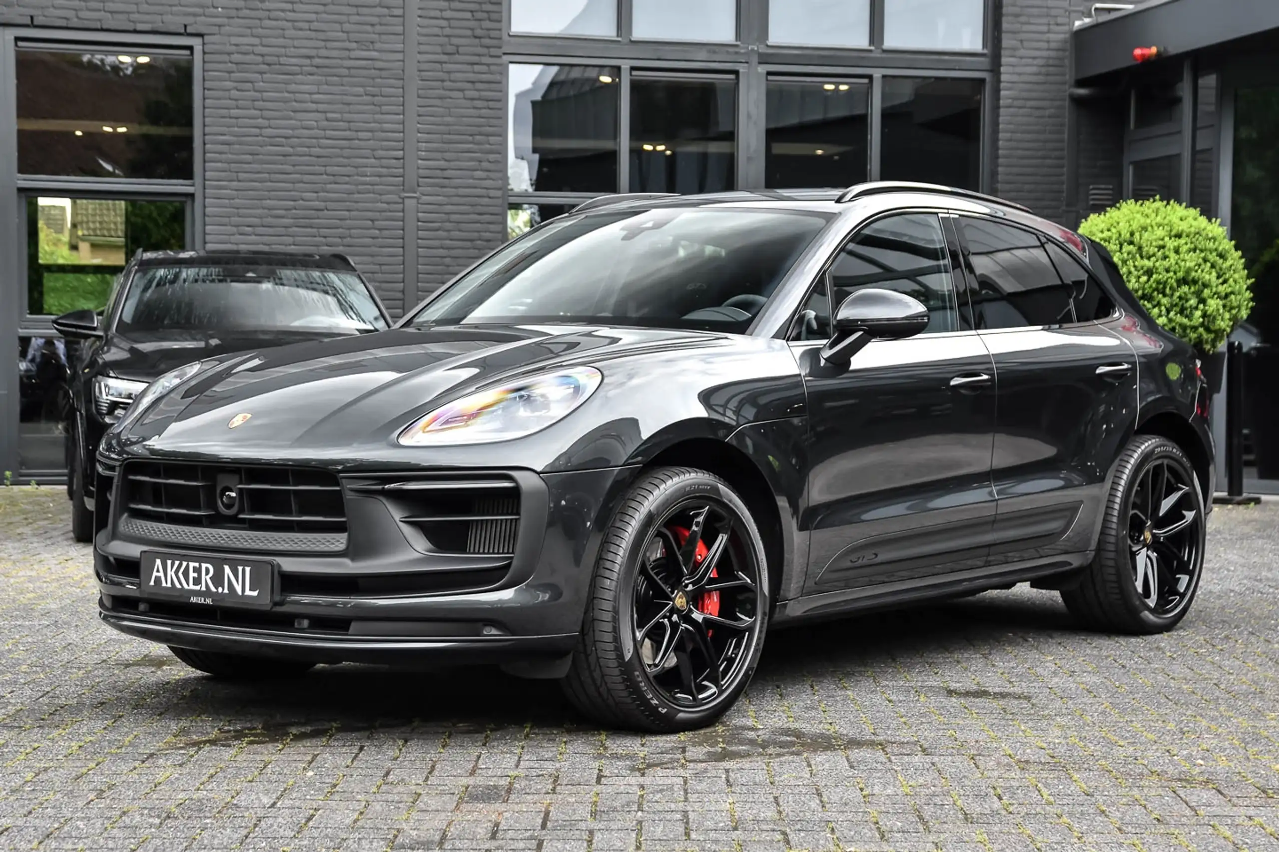 Porsche - Macan