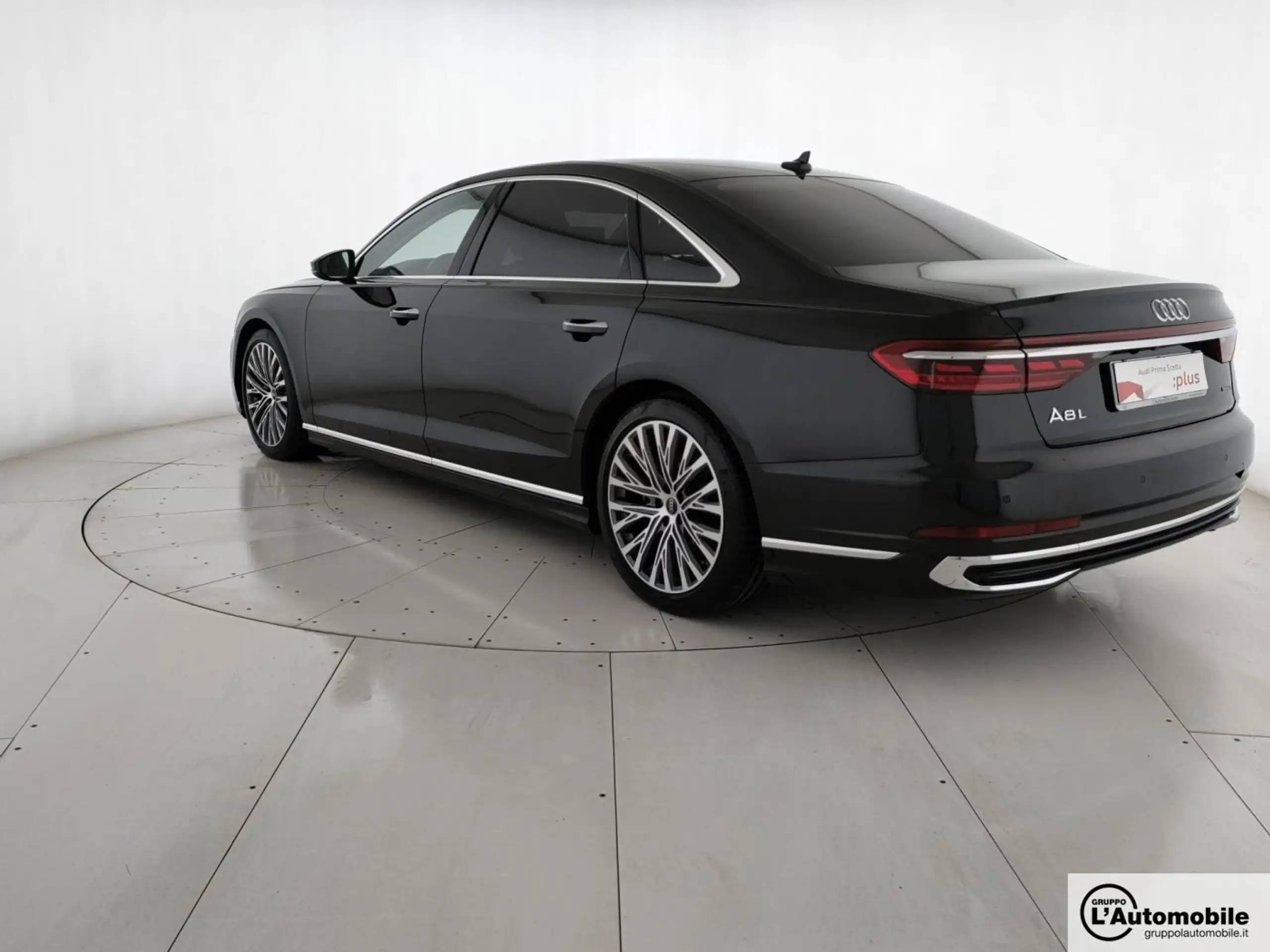 Audi - A8