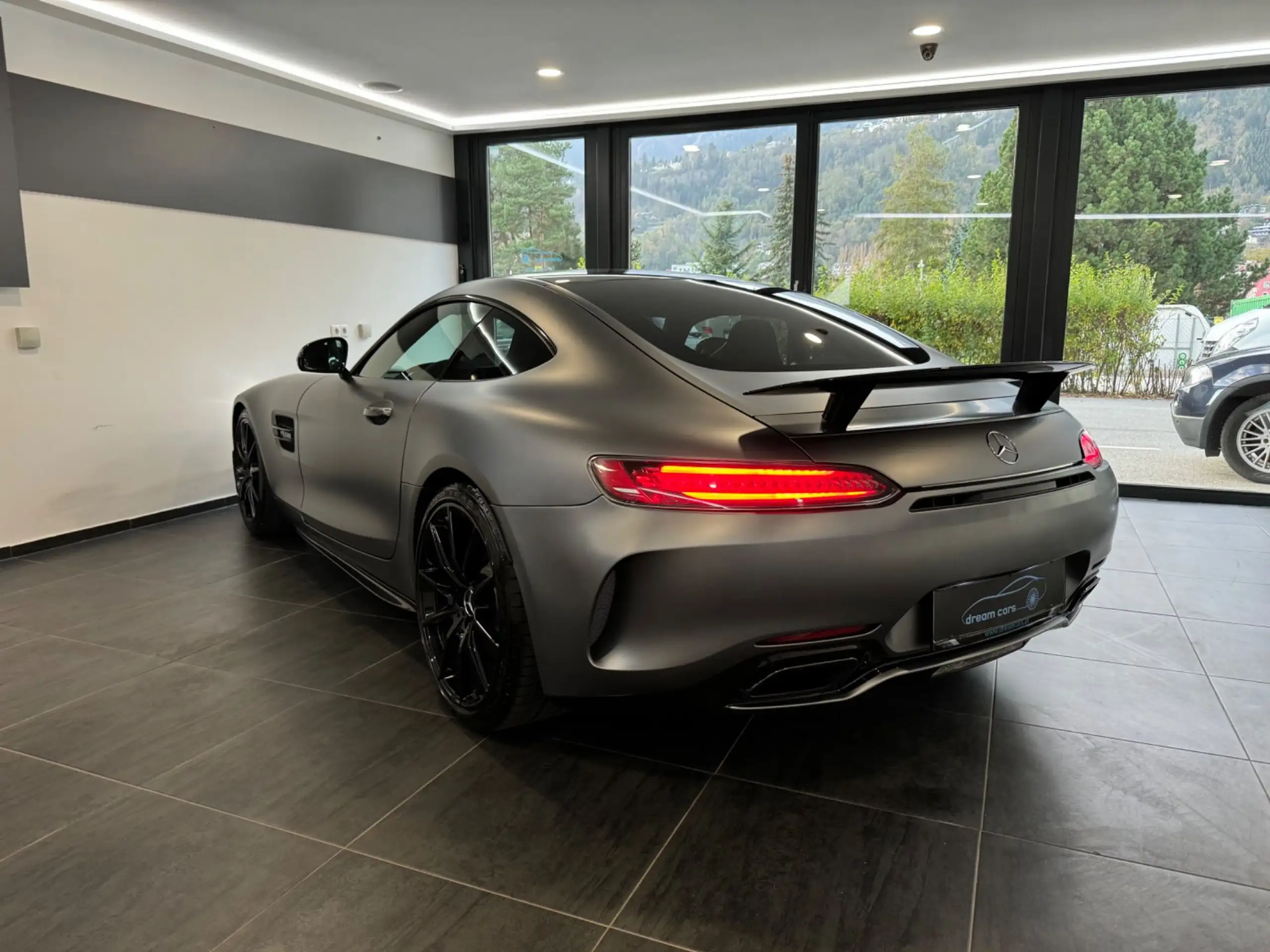 Mercedes-Benz - AMG GT