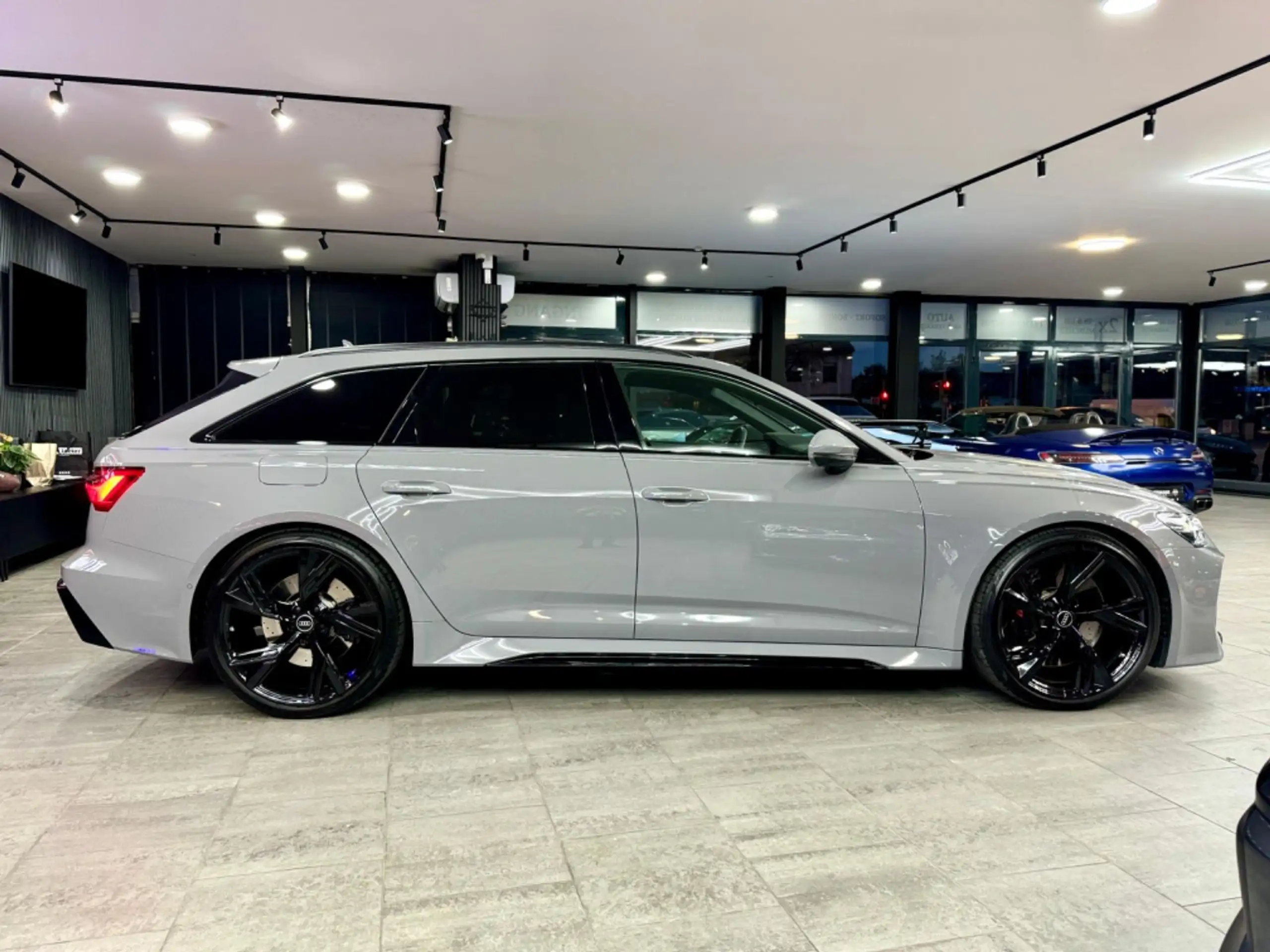 Audi - RS6