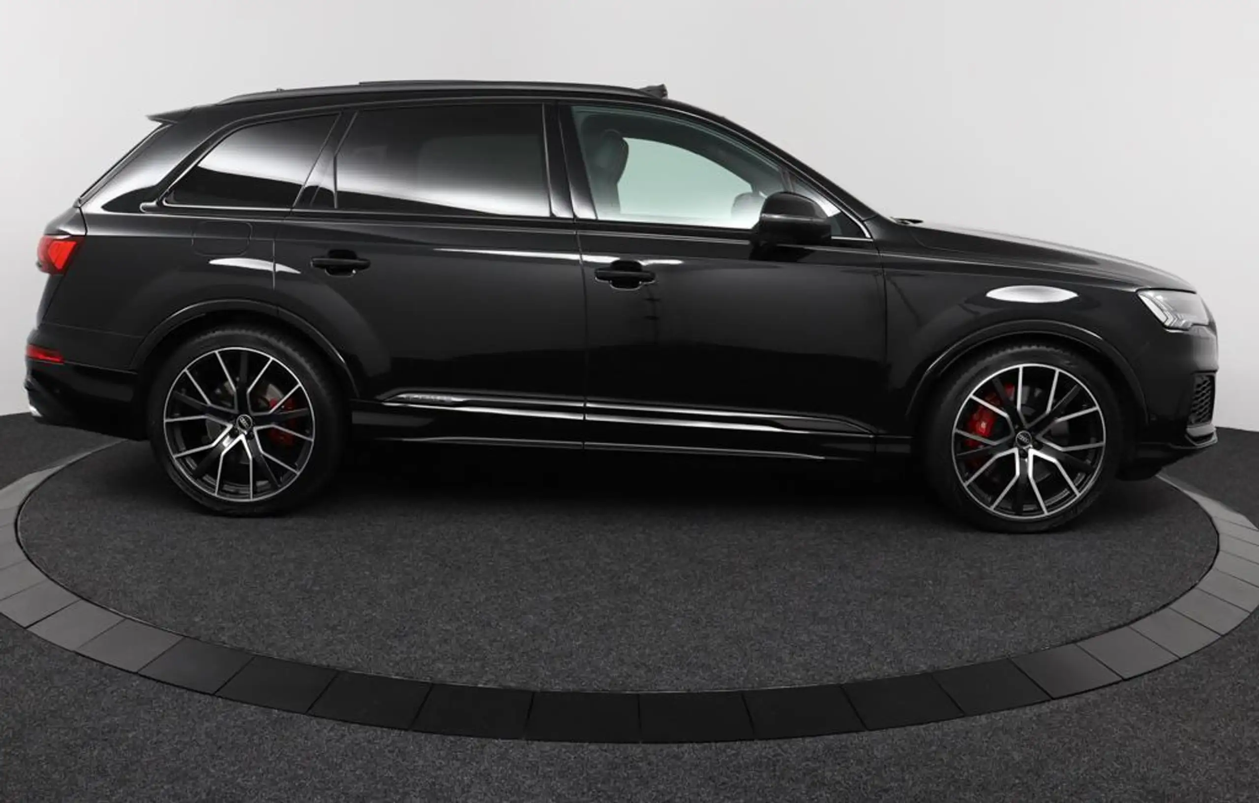 Audi - SQ7