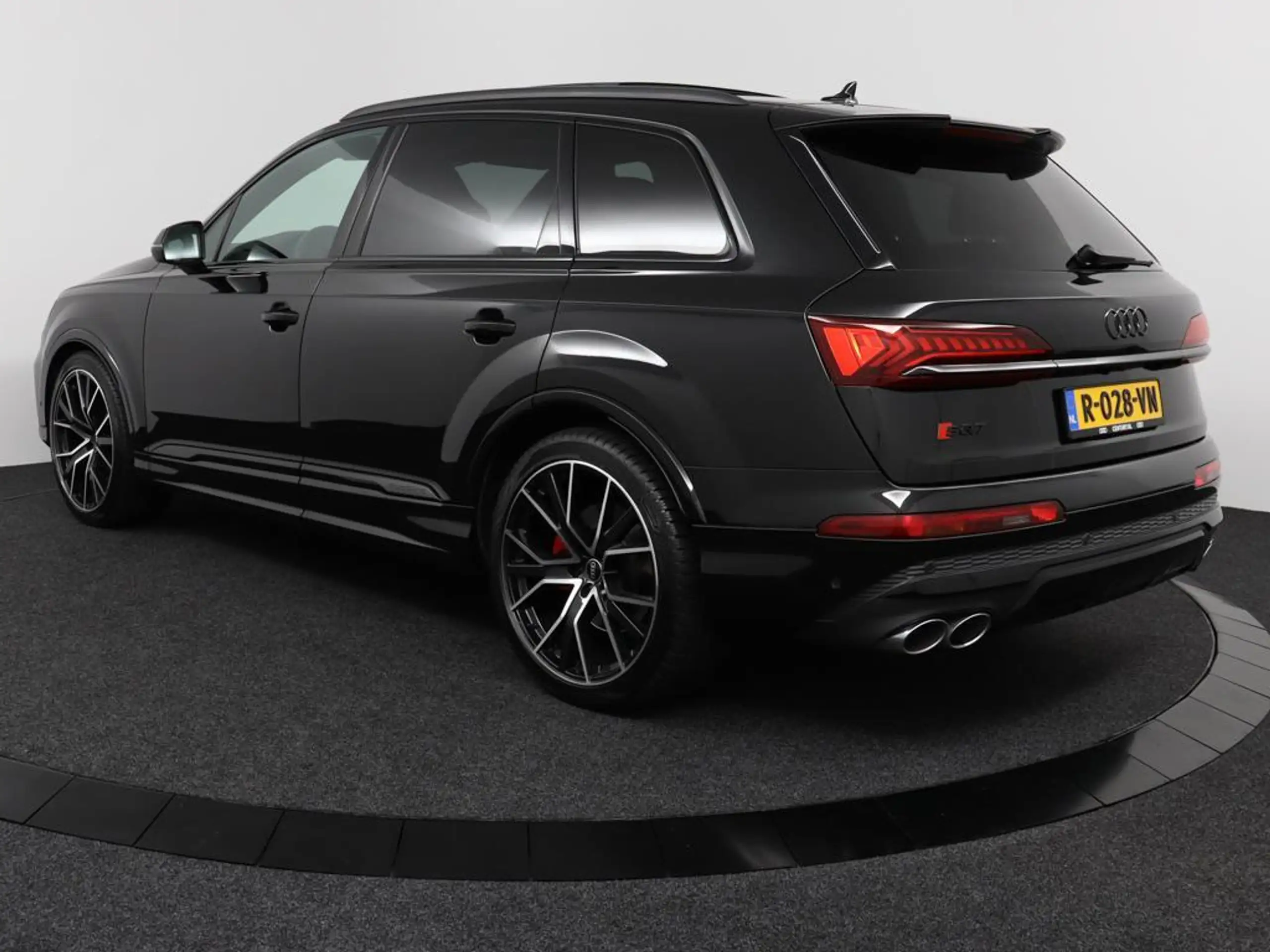 Audi - SQ7