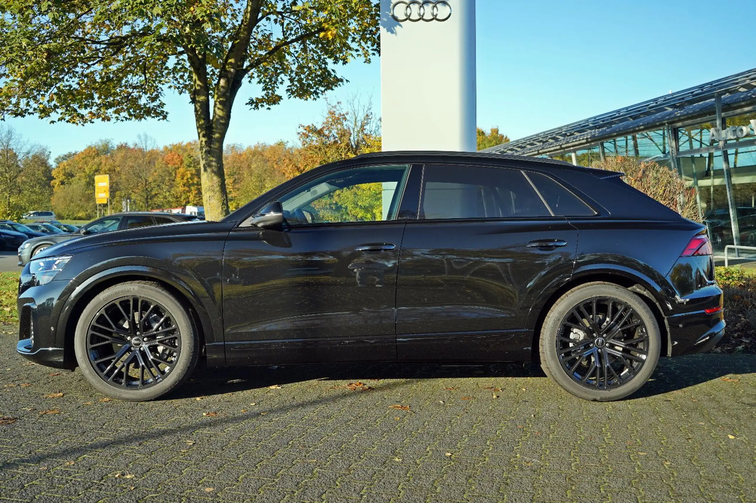 Audi - Q8