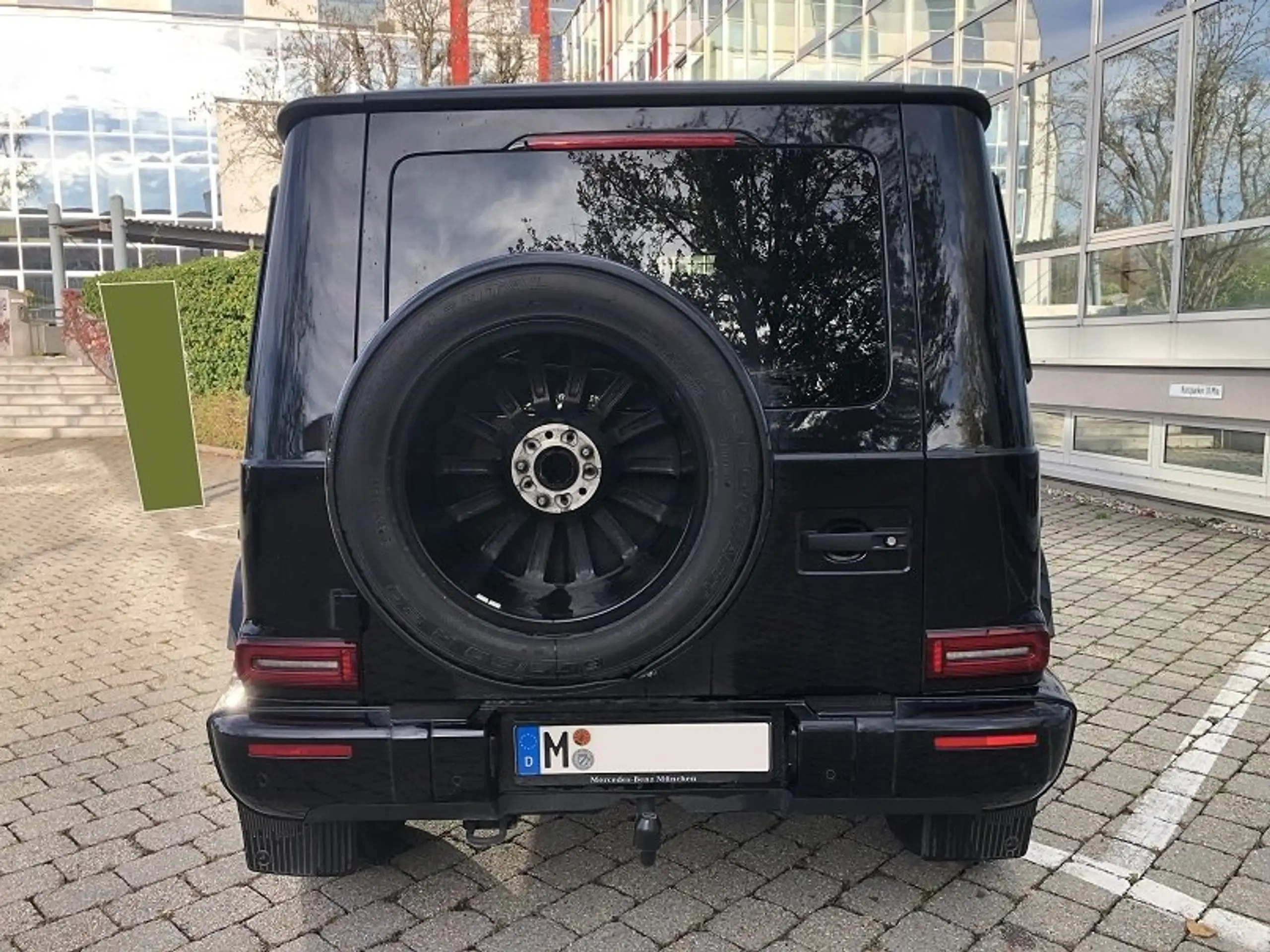 Mercedes-Benz - G 500