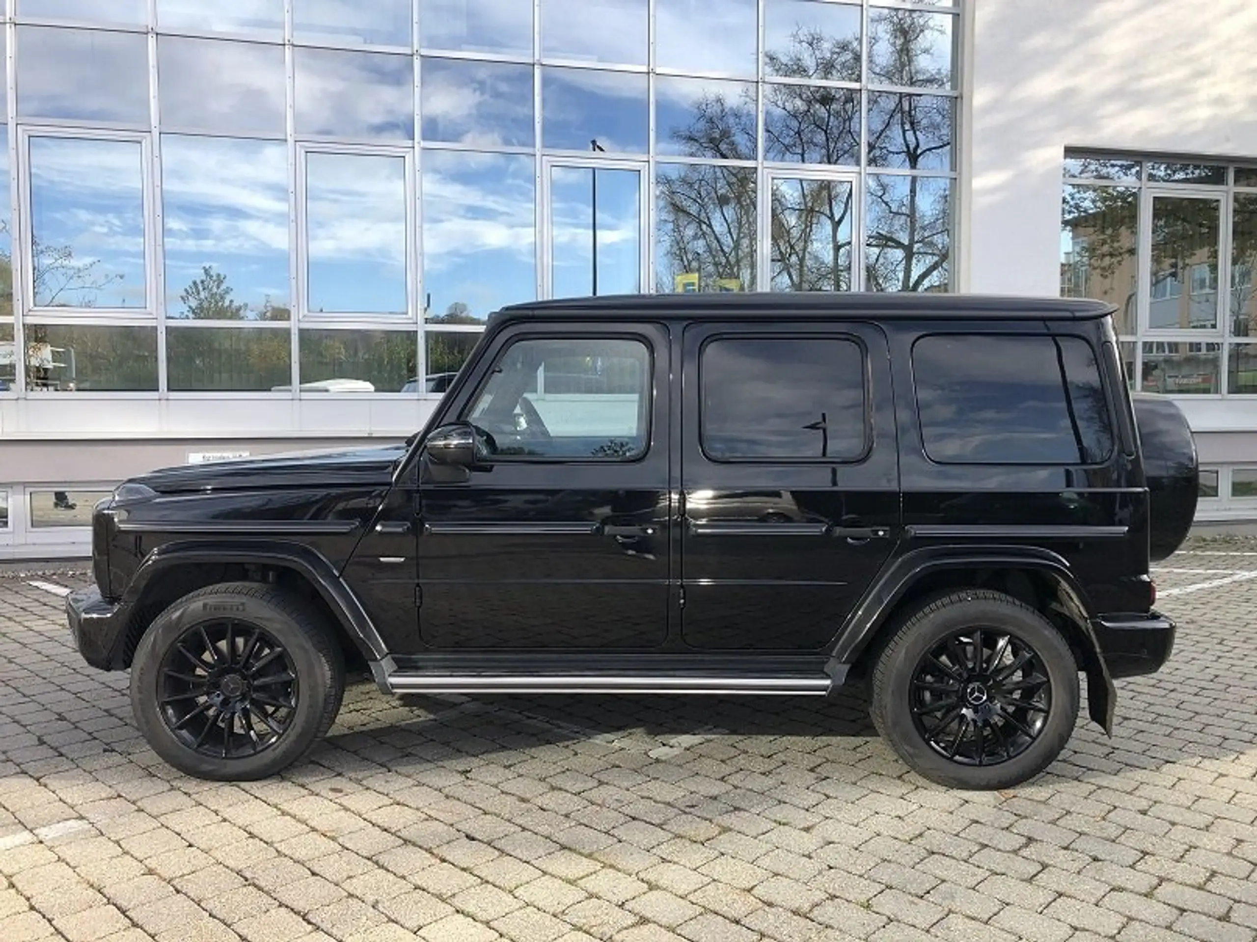 Mercedes-Benz - G 500