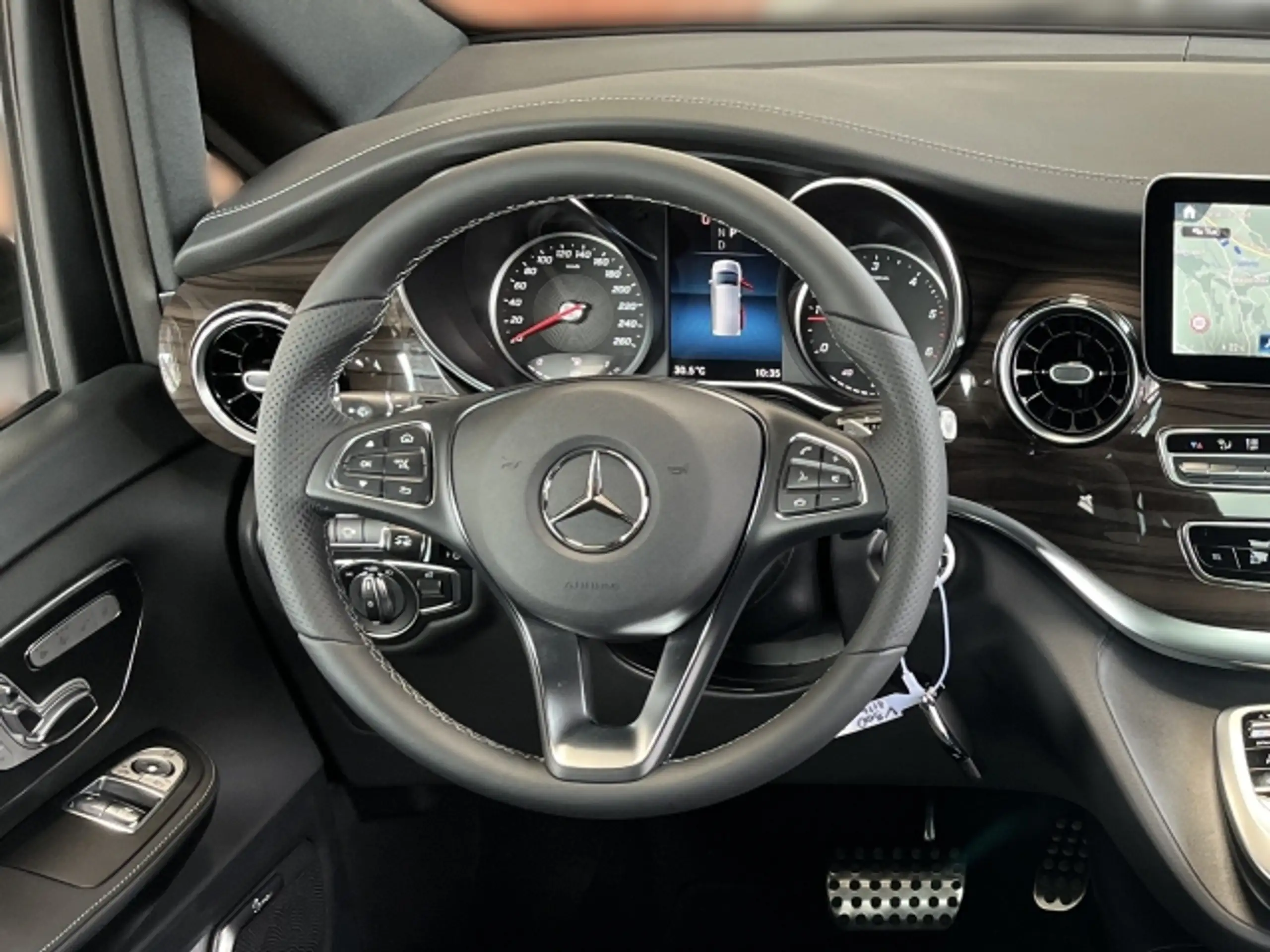 Mercedes-Benz - V 300