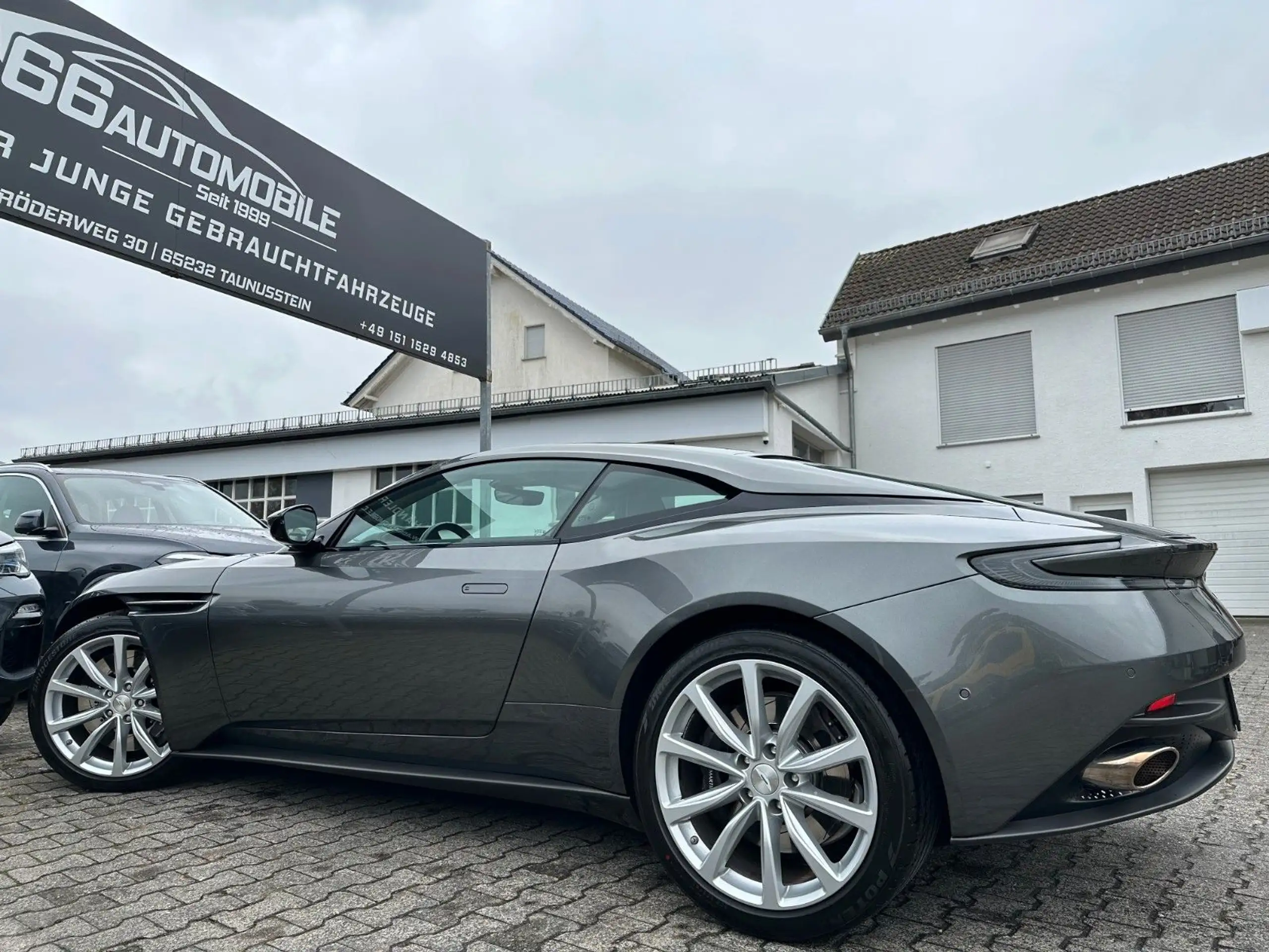 Aston Martin - DB11