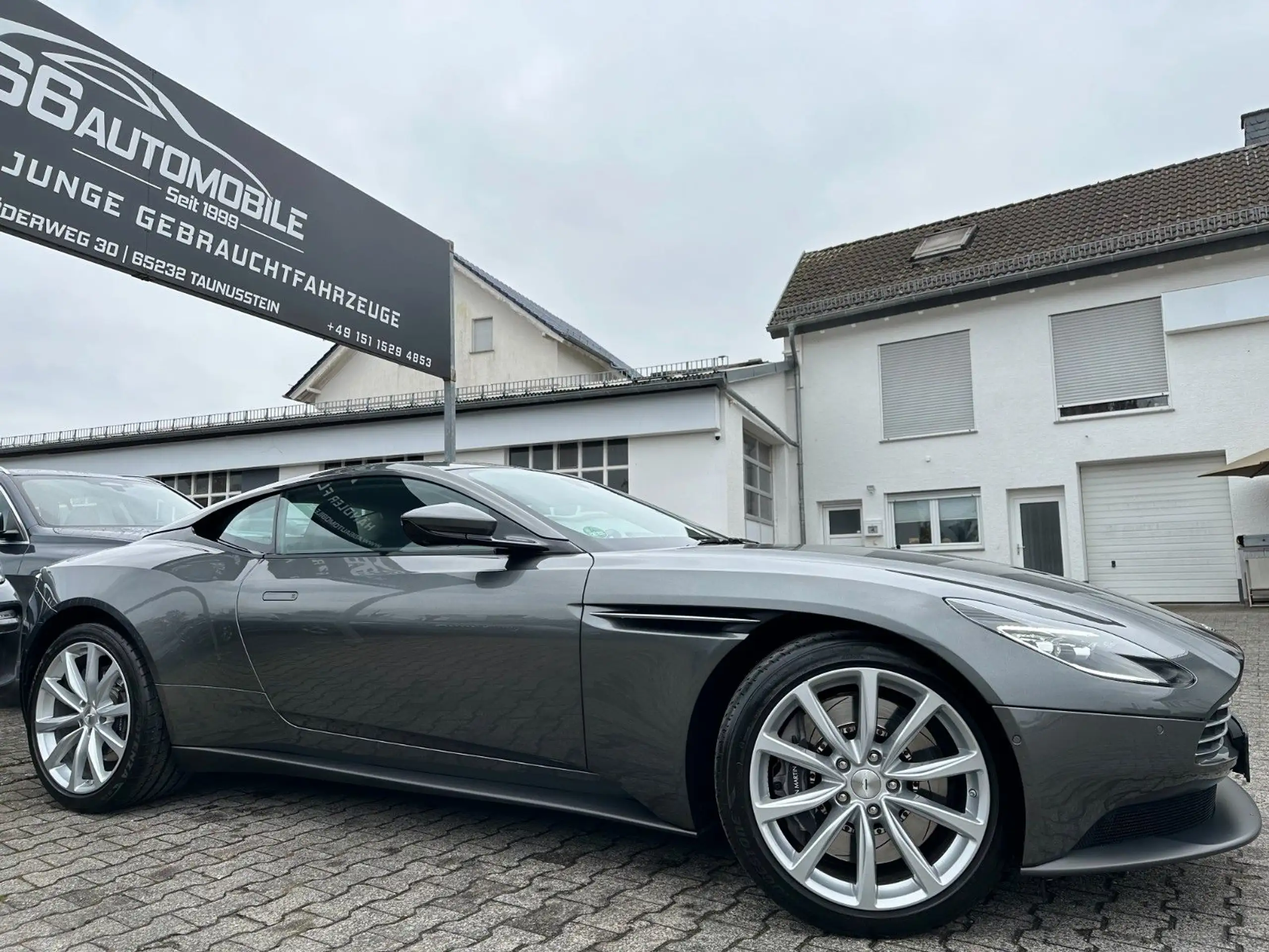 Aston Martin - DB11