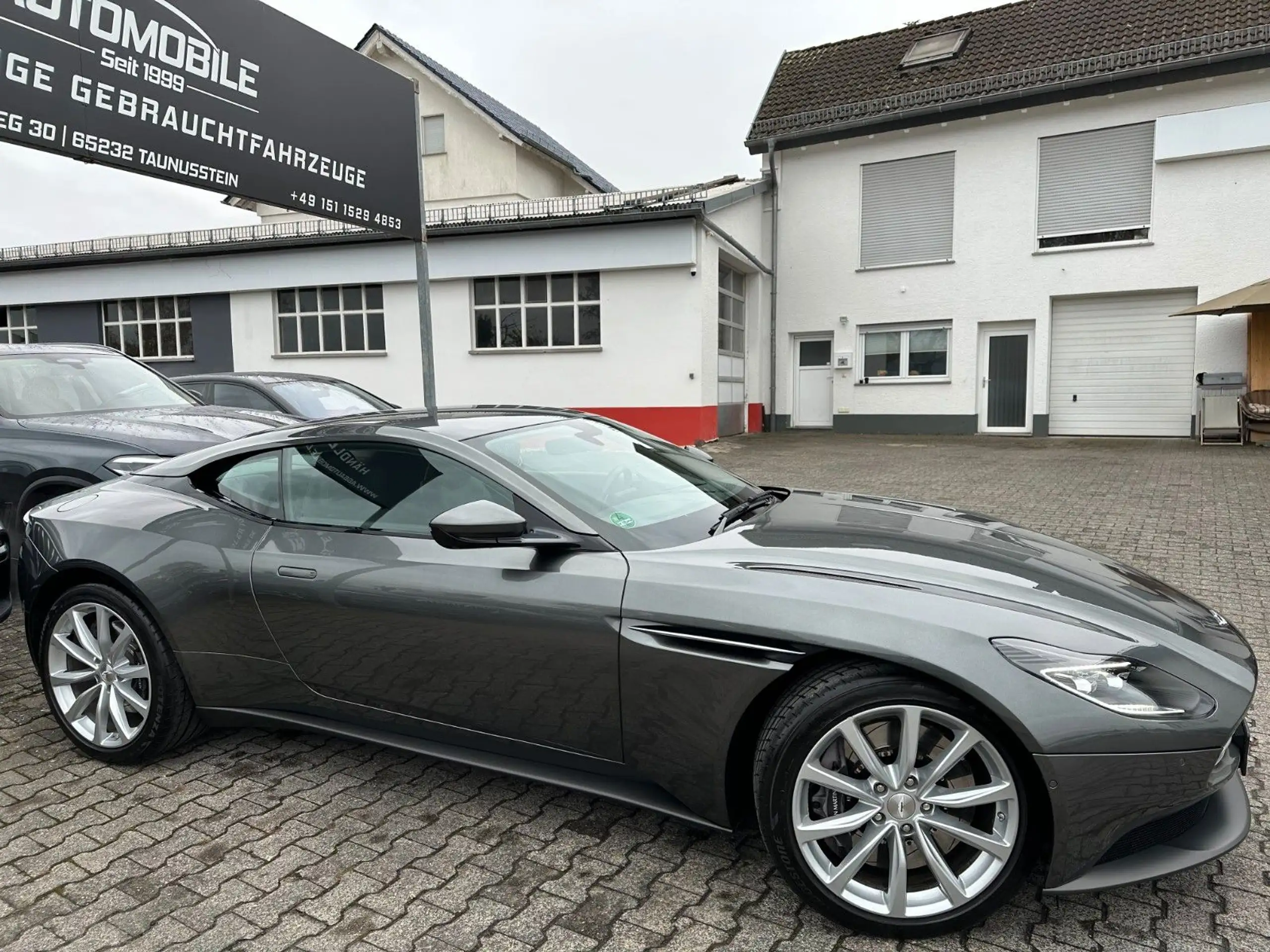 Aston Martin - DB11