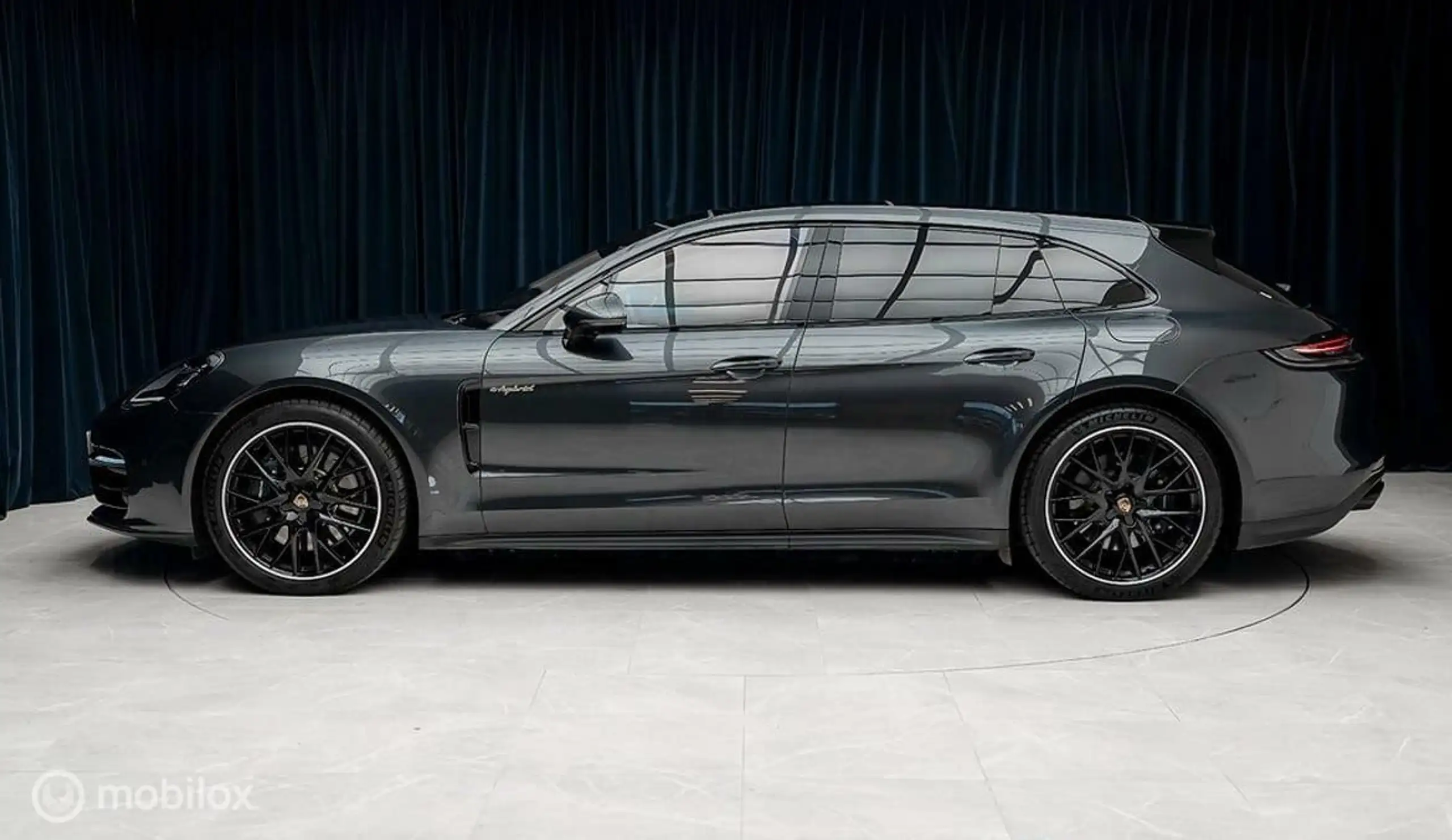 Porsche - Panamera