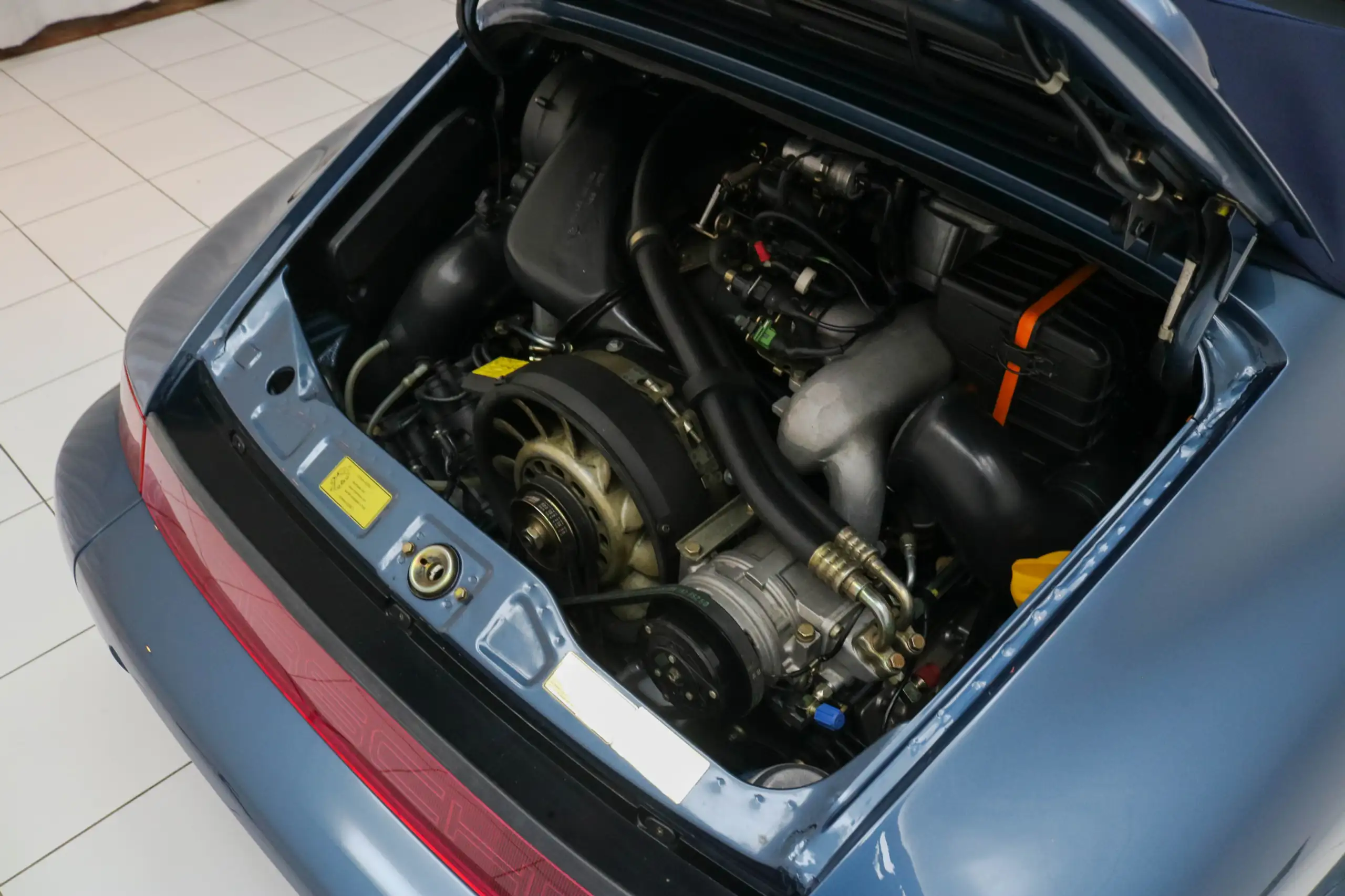 Porsche - 964