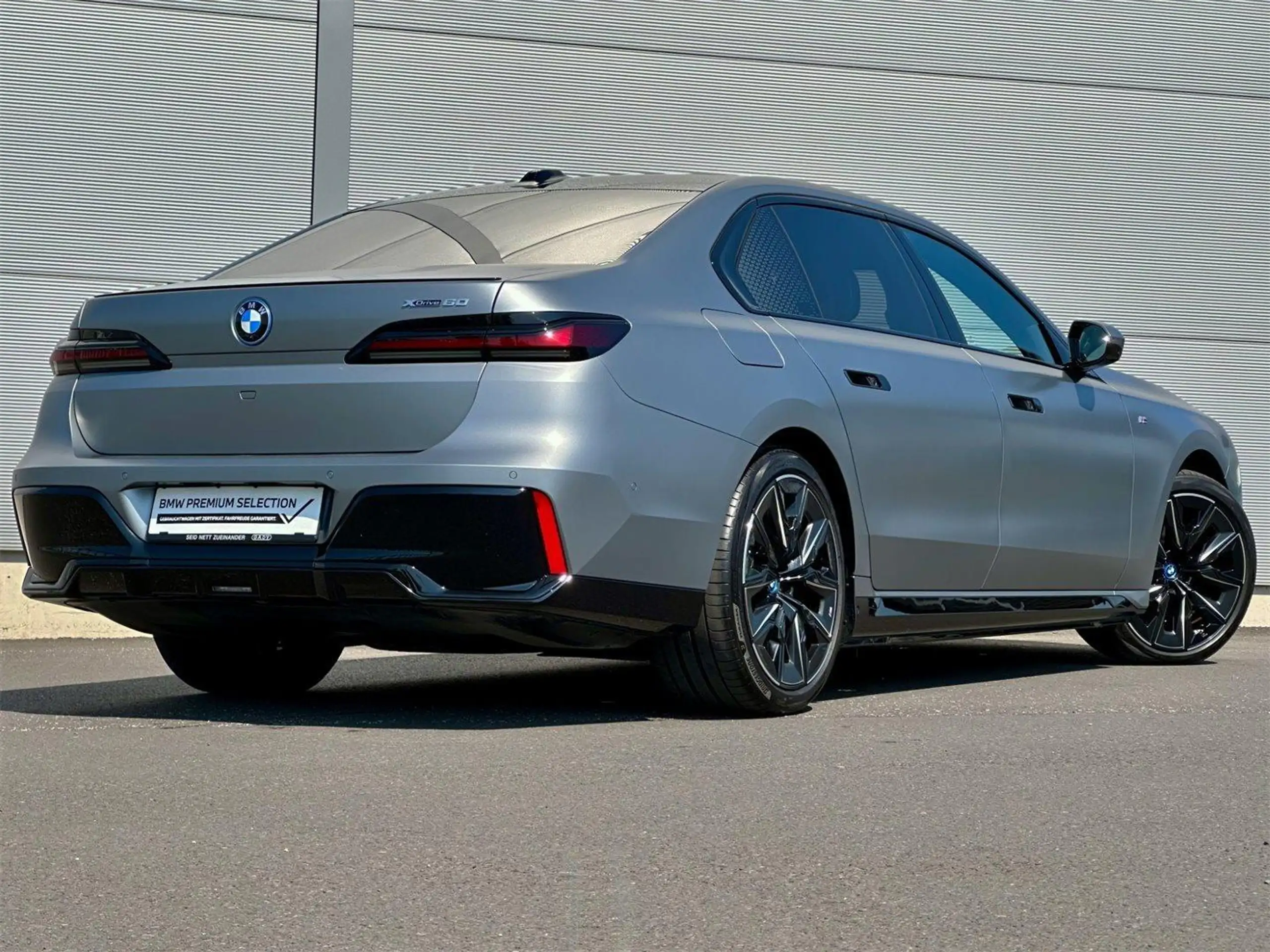 BMW - i7