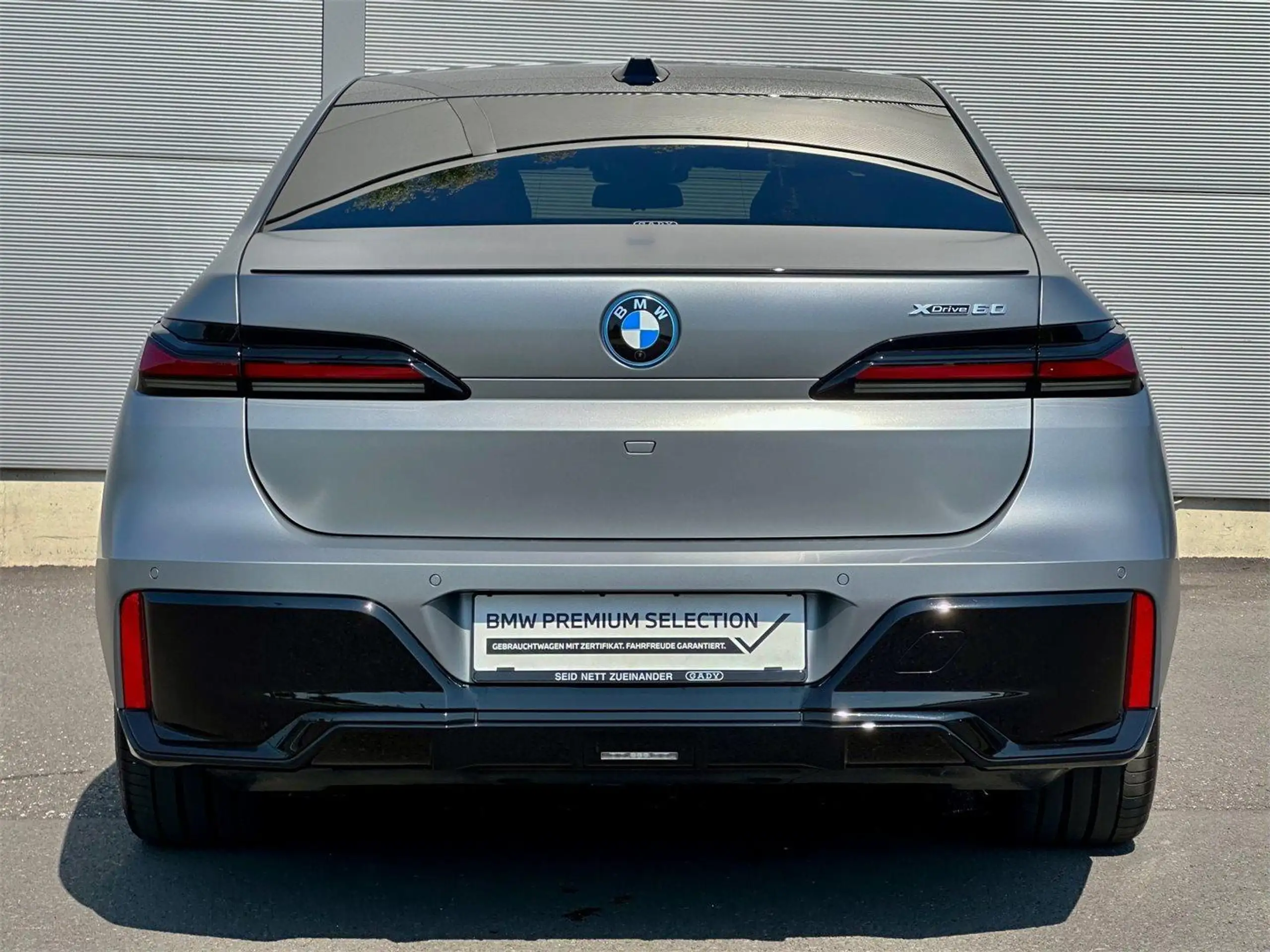 BMW - i7