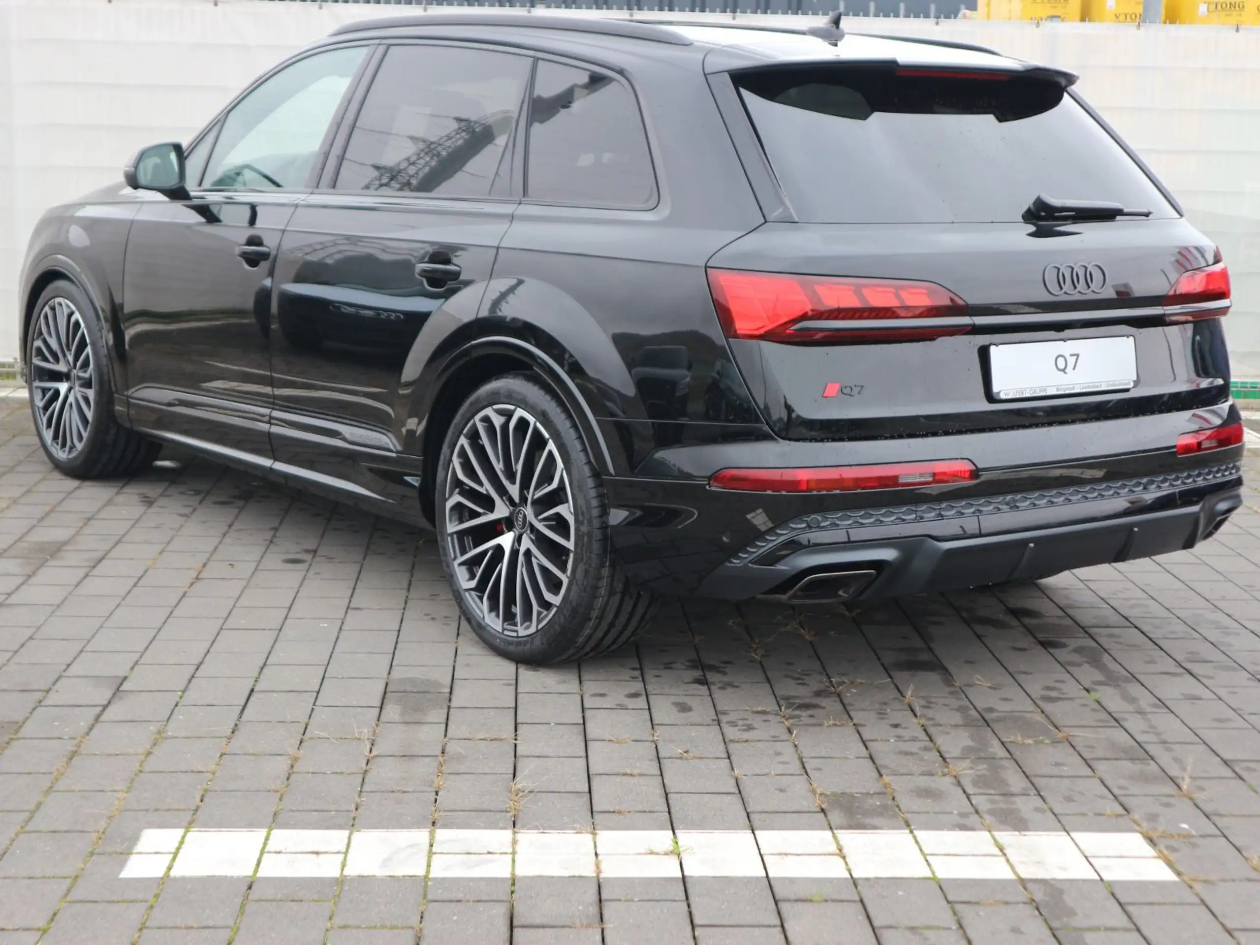 Audi - Q7