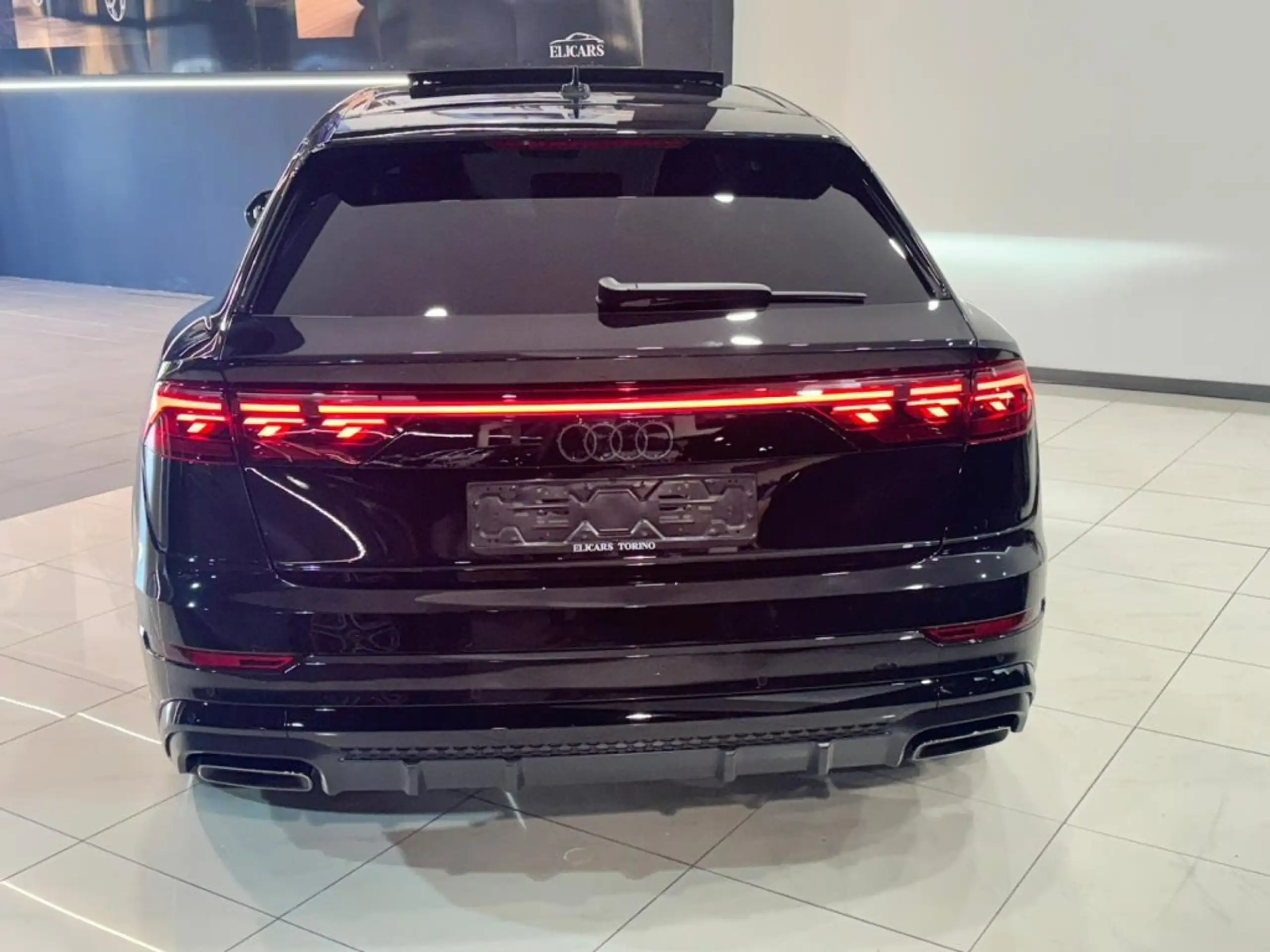 Audi - Q8