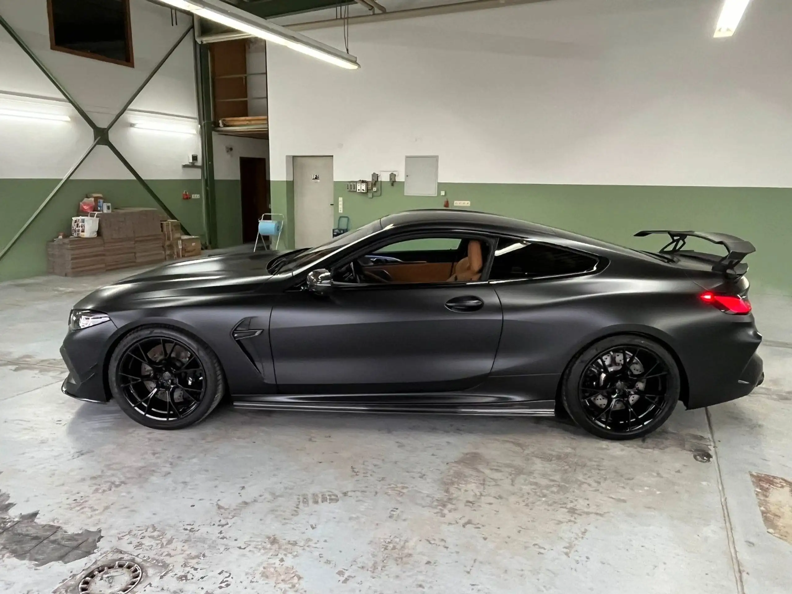 BMW - M8