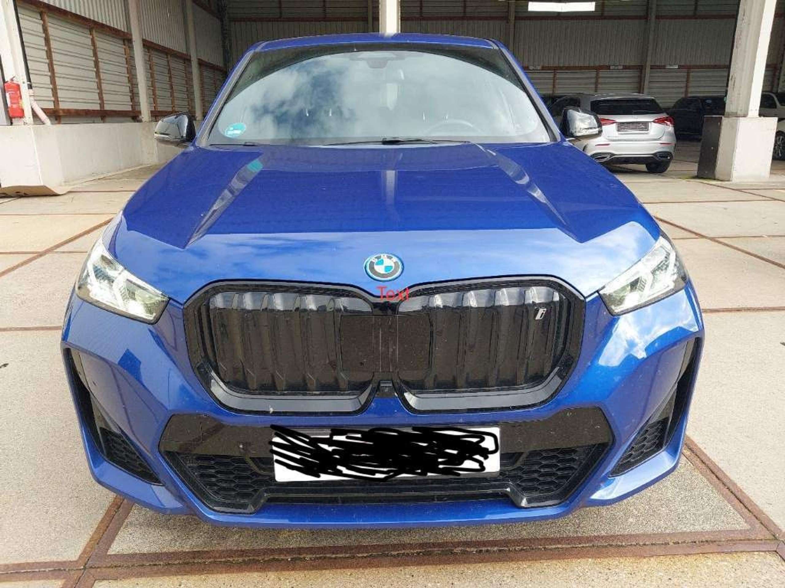 BMW iX1 2023