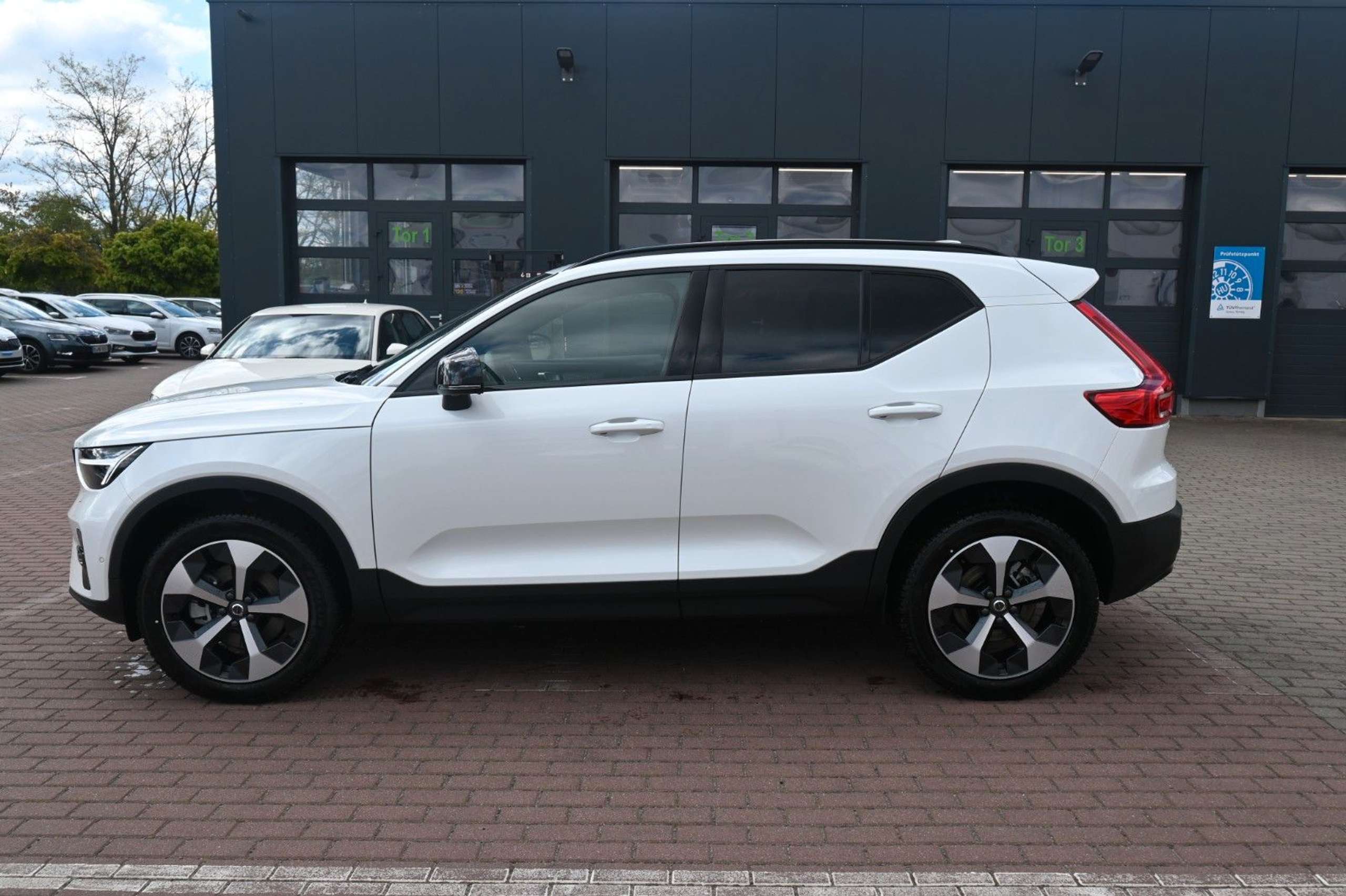 Volvo - XC40