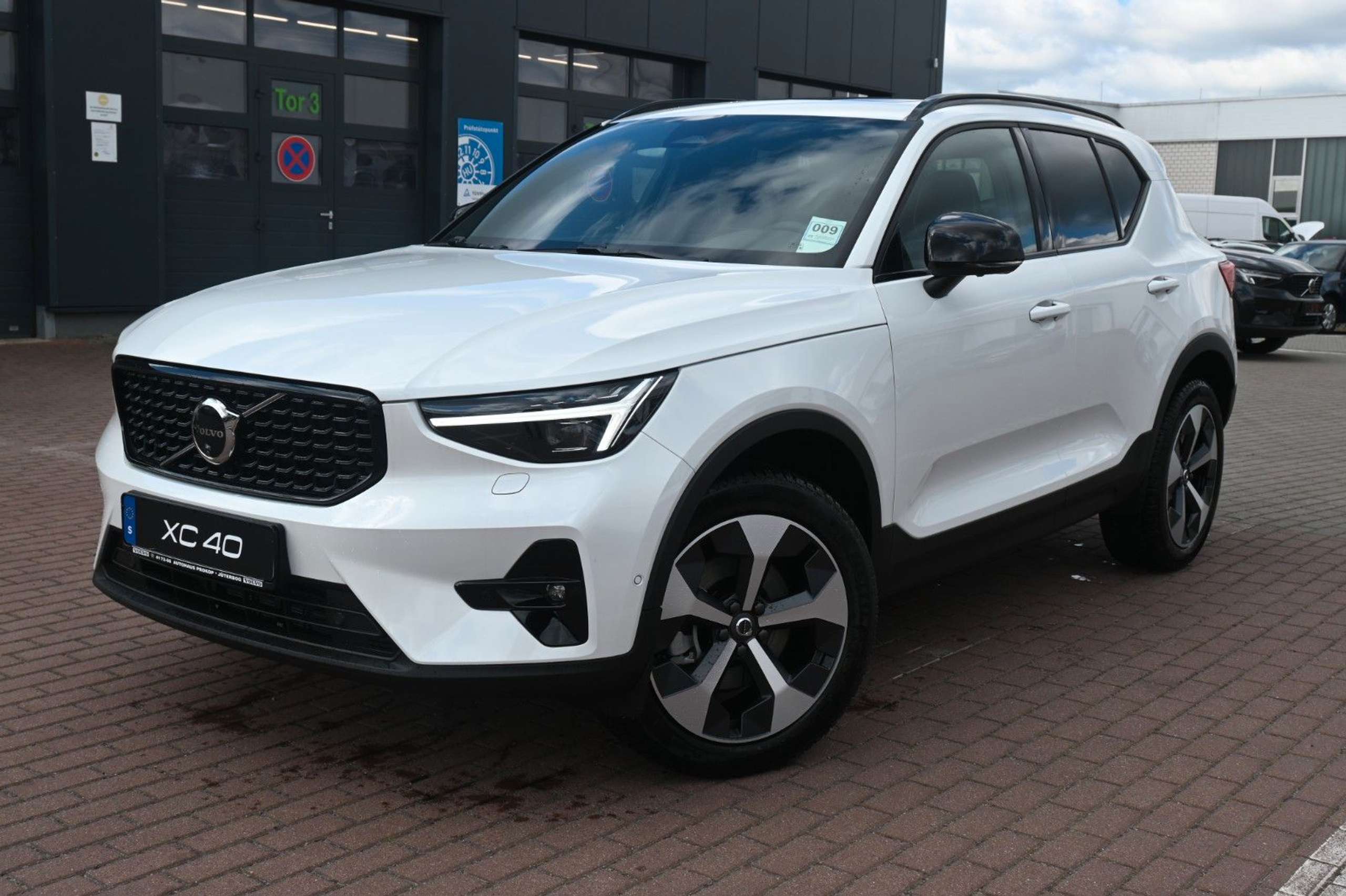 Volvo - XC40