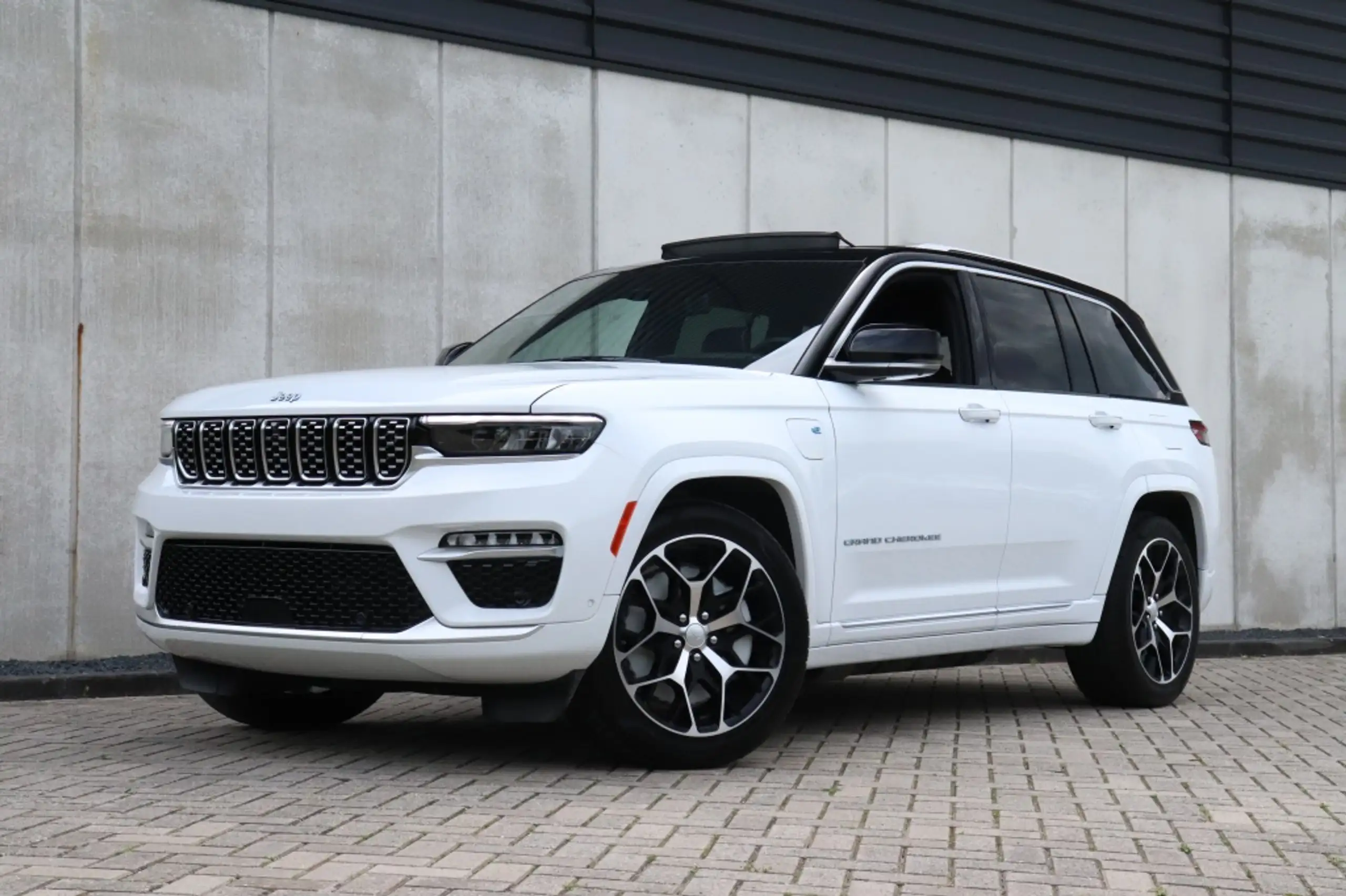 Jeep - Grand Cherokee