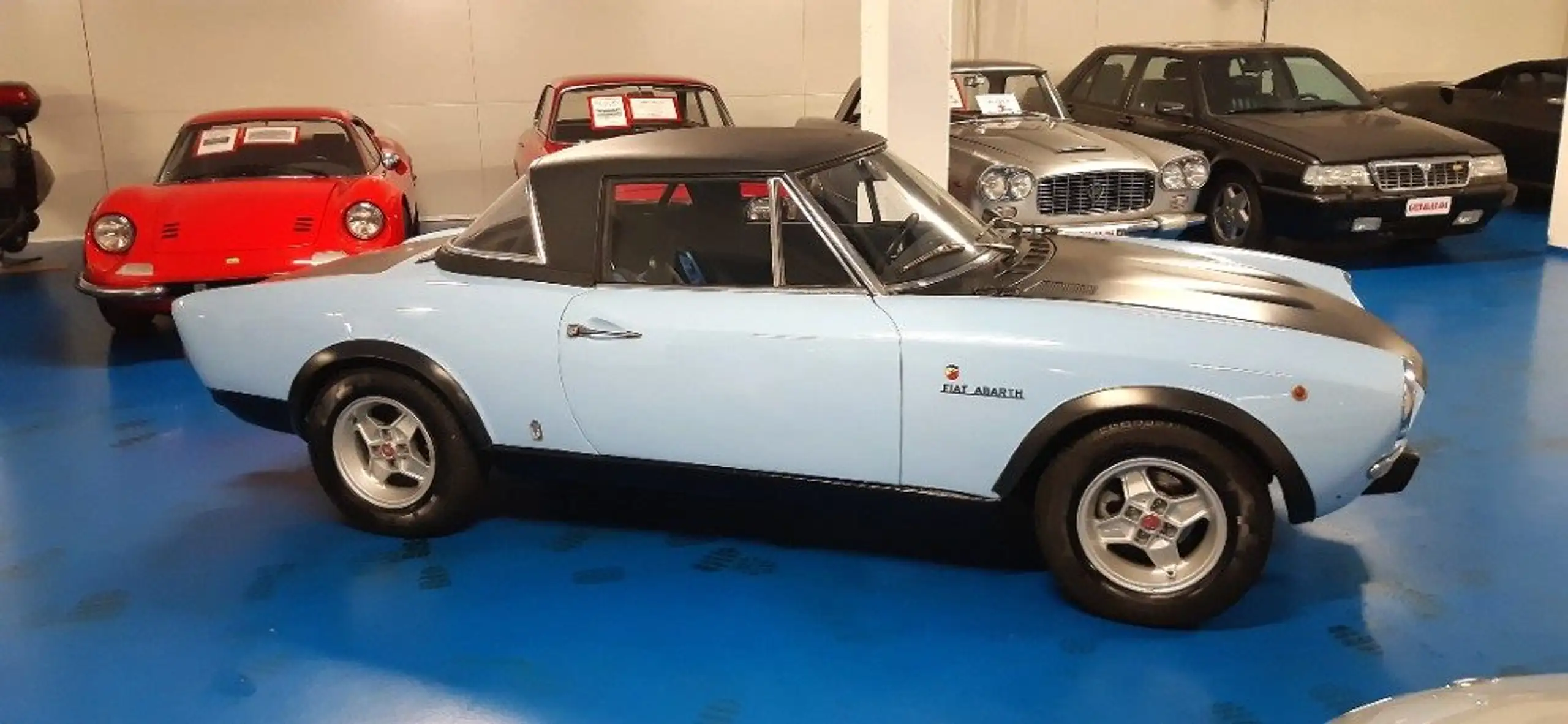 Fiat - 124 Spider