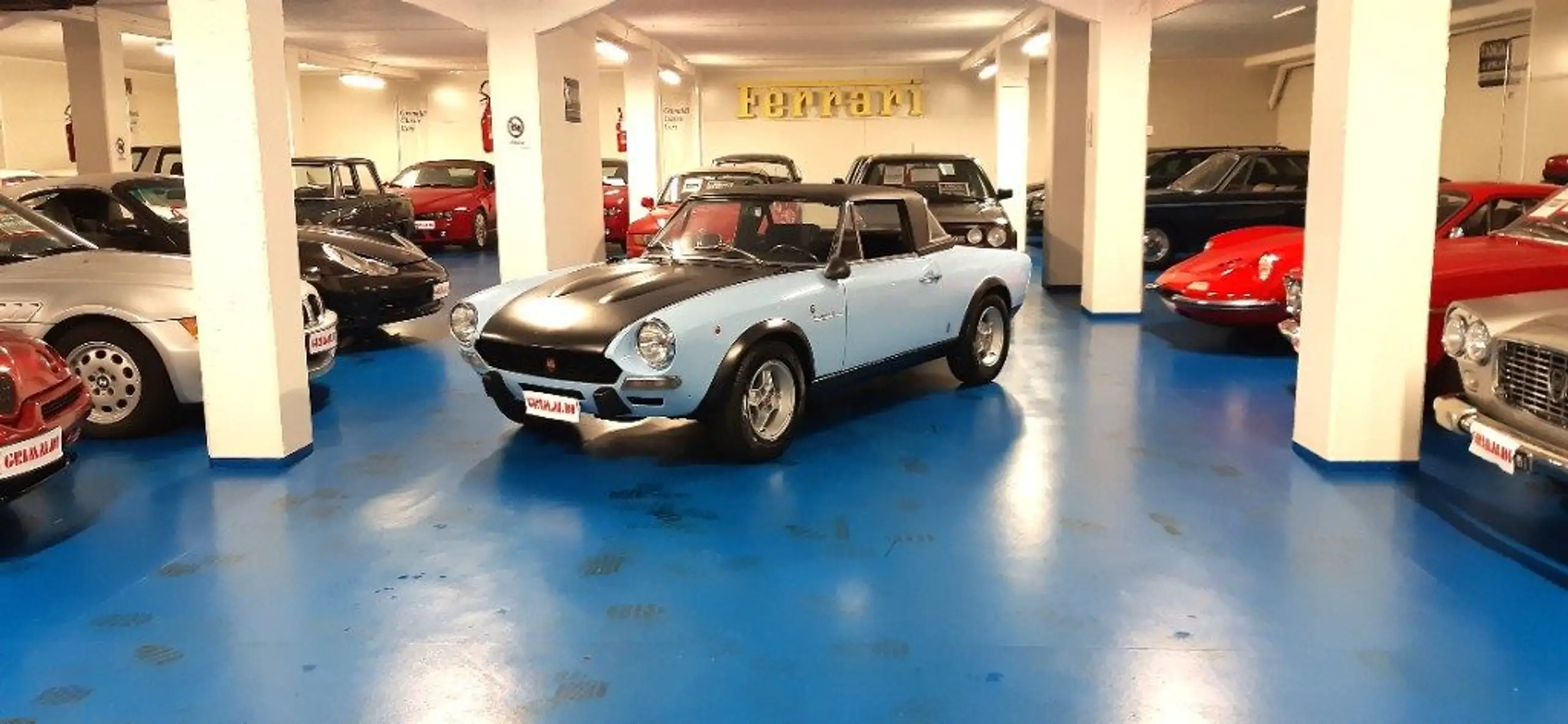 Fiat - 124 Spider