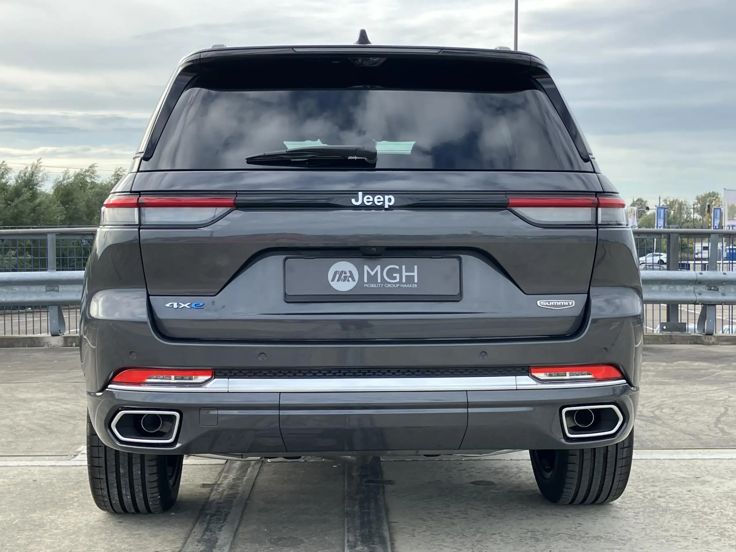 Jeep - Grand Cherokee