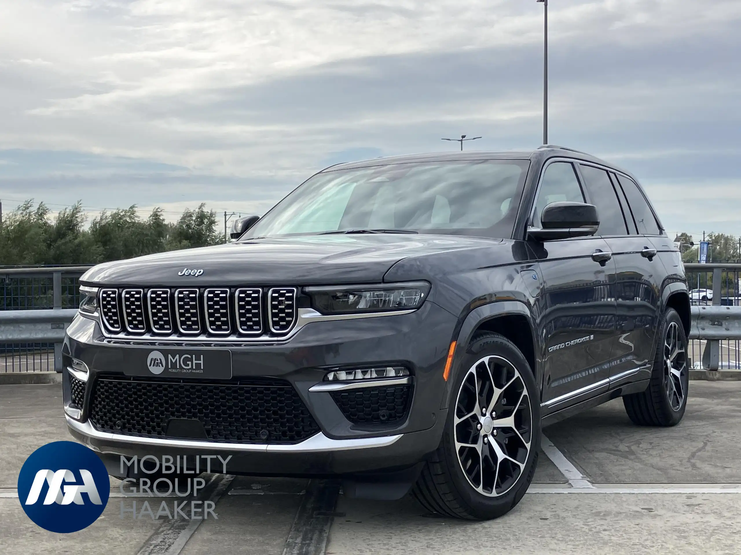 Jeep - Grand Cherokee