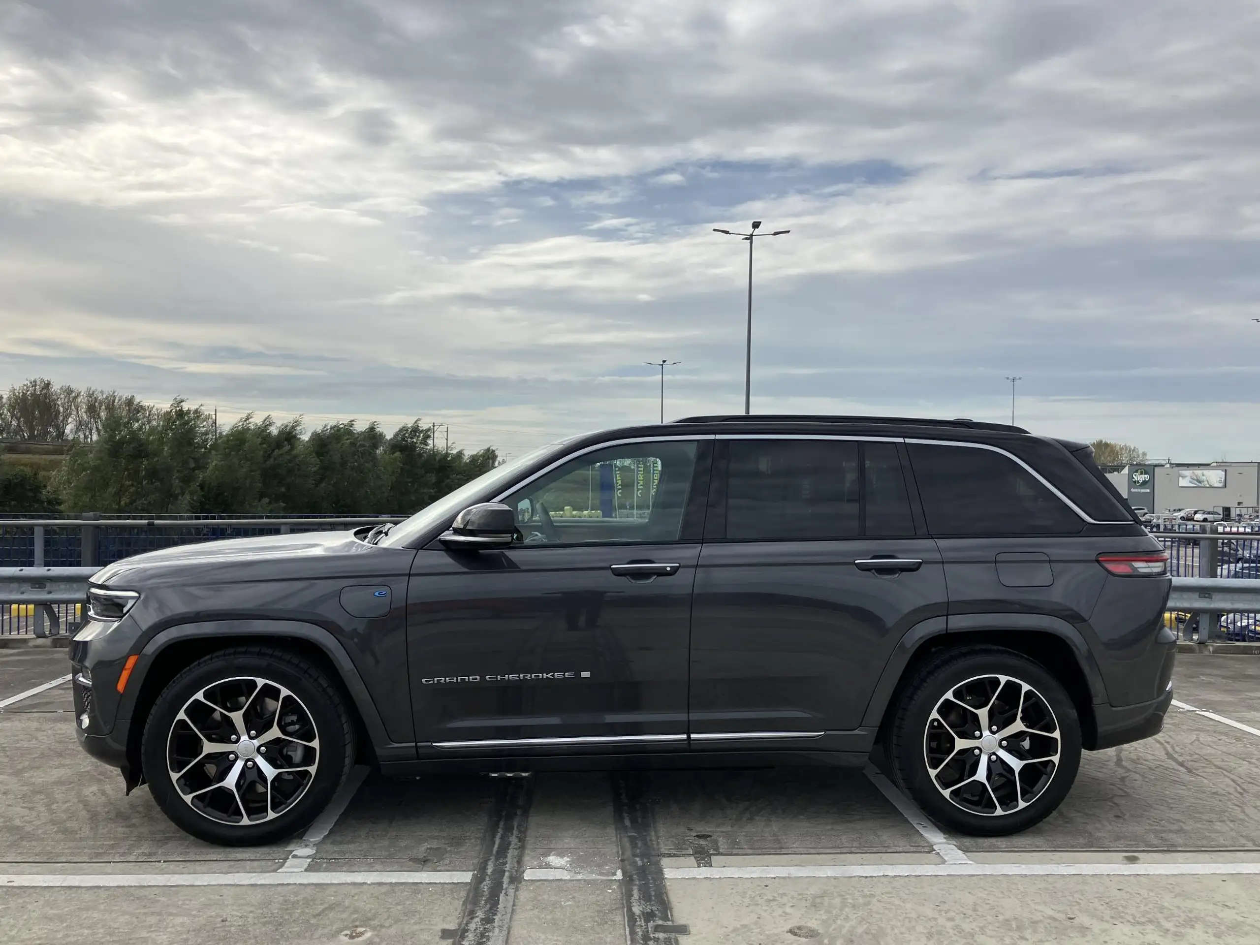 Jeep - Grand Cherokee