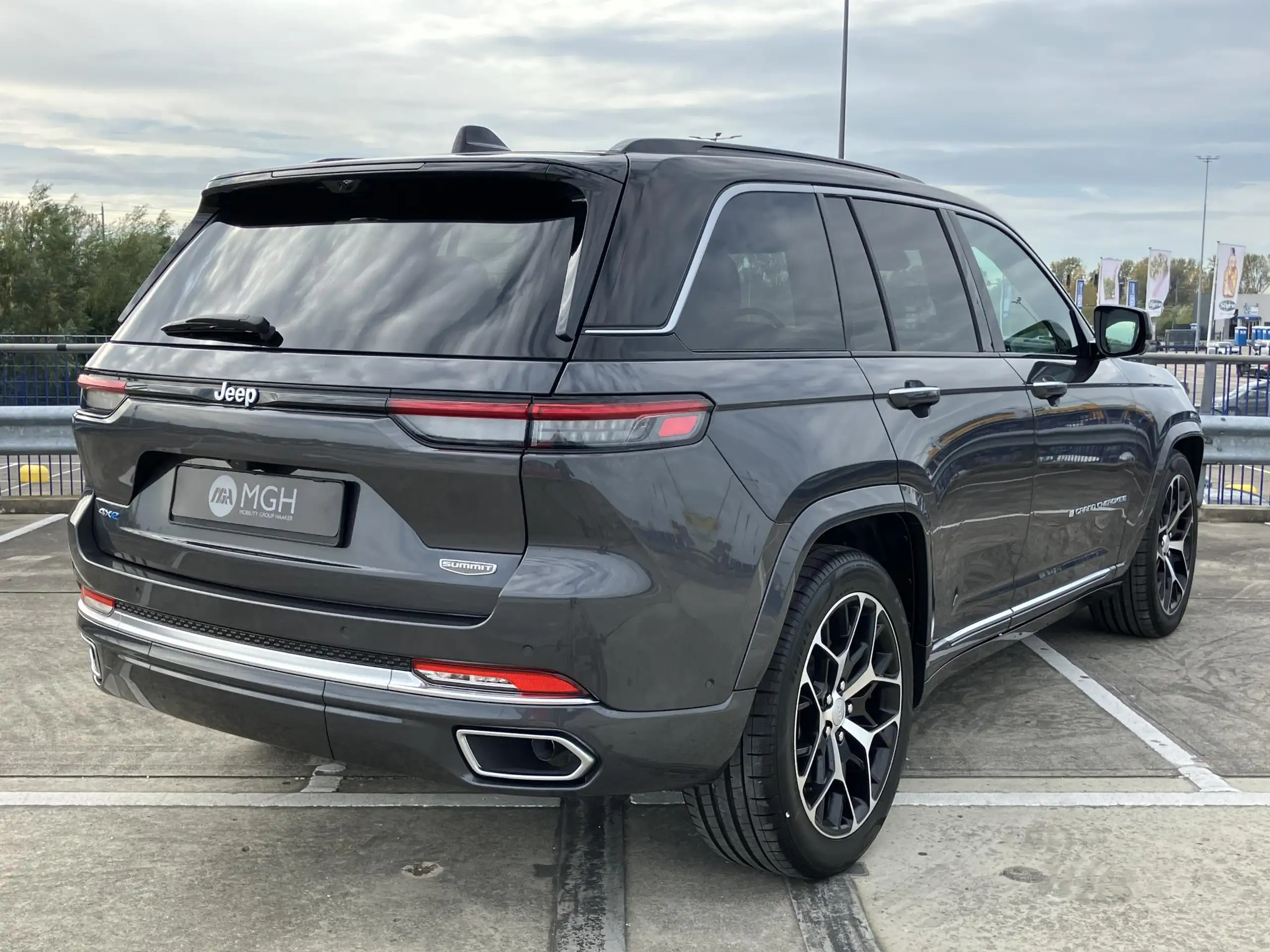 Jeep - Grand Cherokee