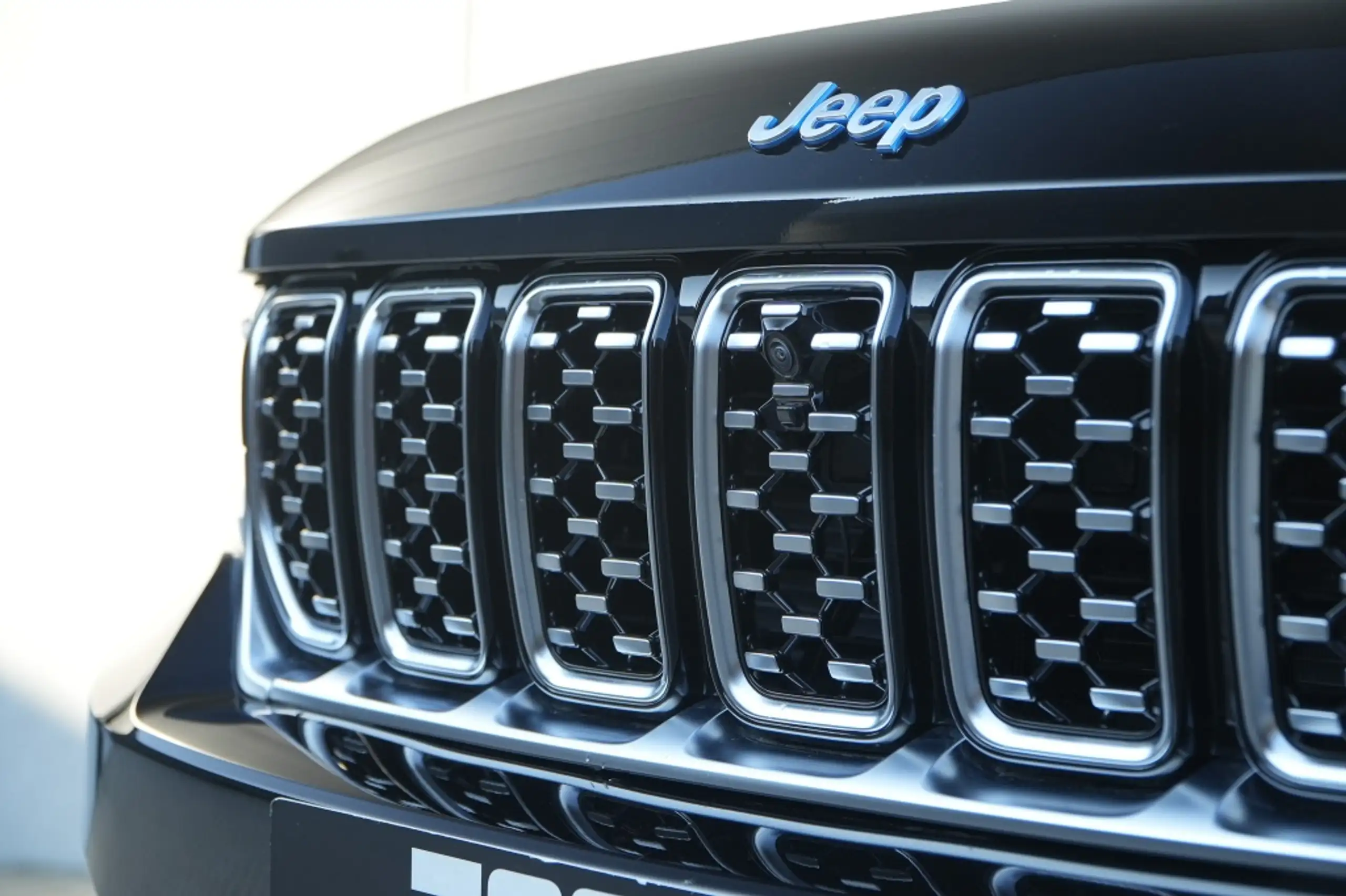 Jeep - Grand Cherokee