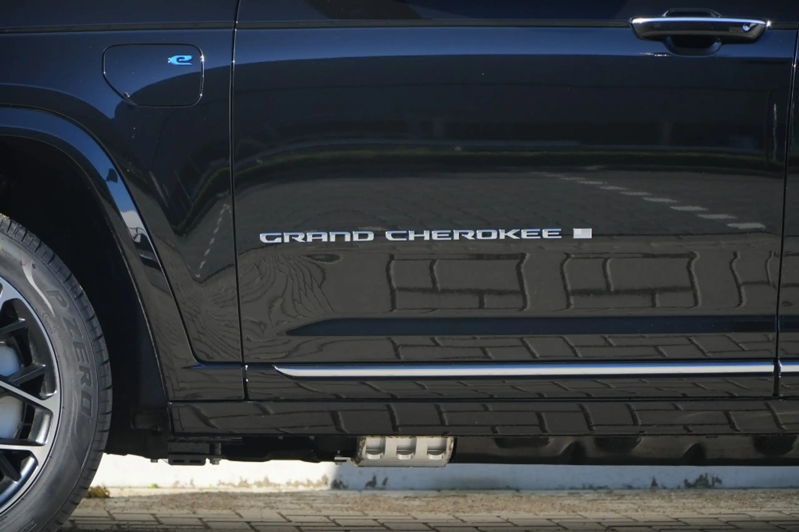 Jeep - Grand Cherokee