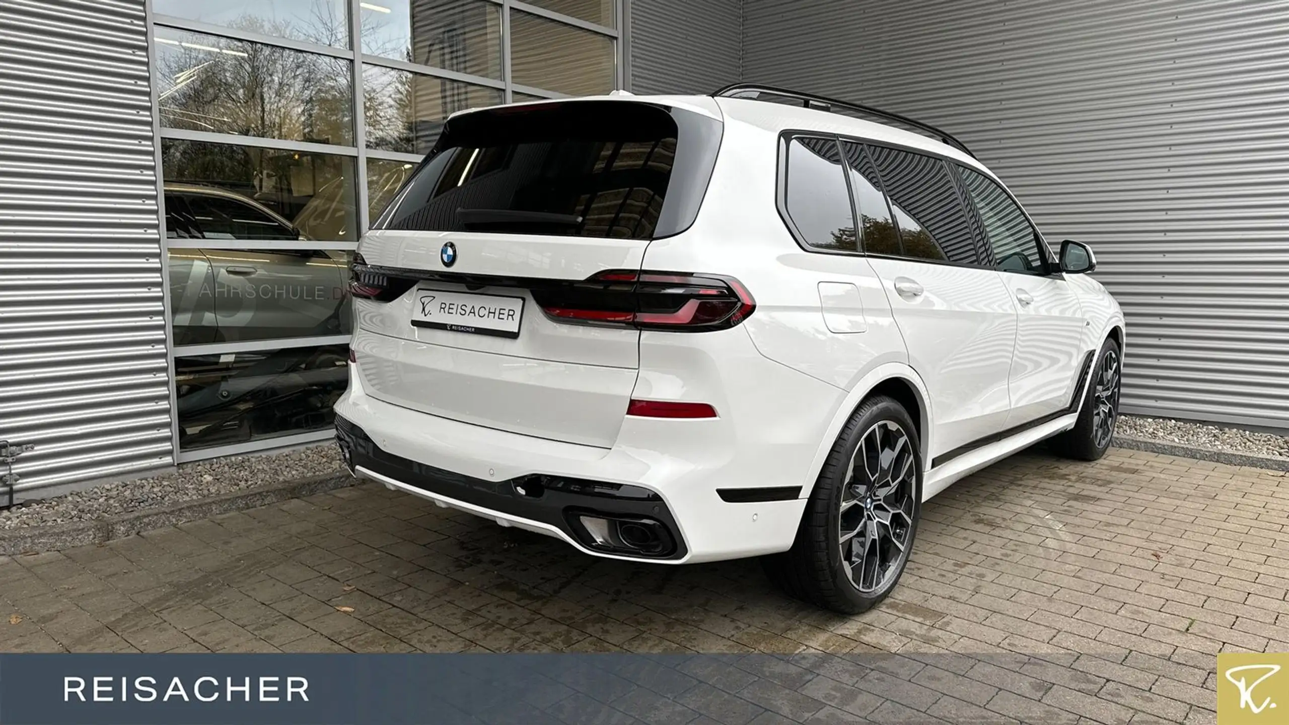 BMW - X7