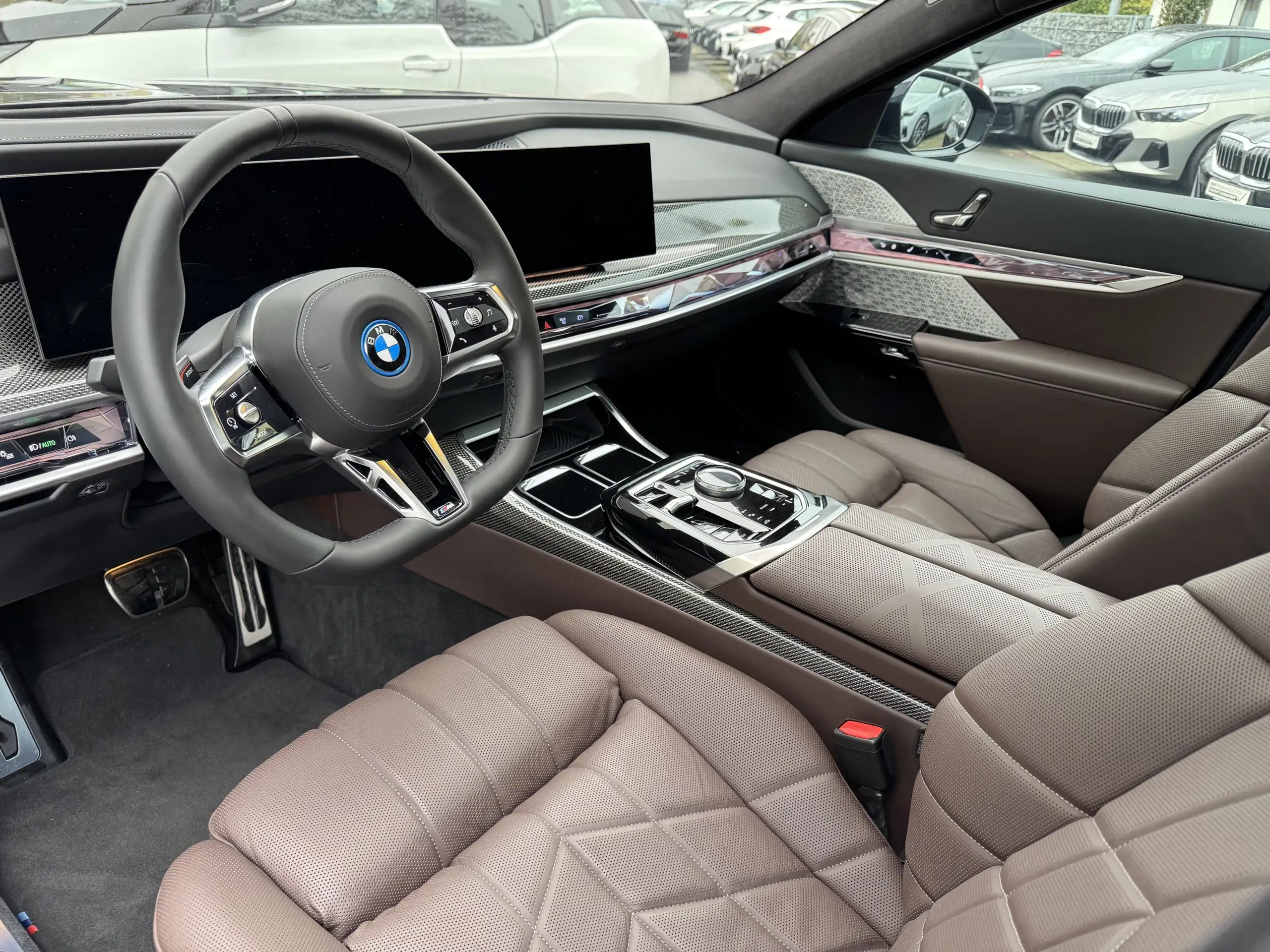 BMW - i7