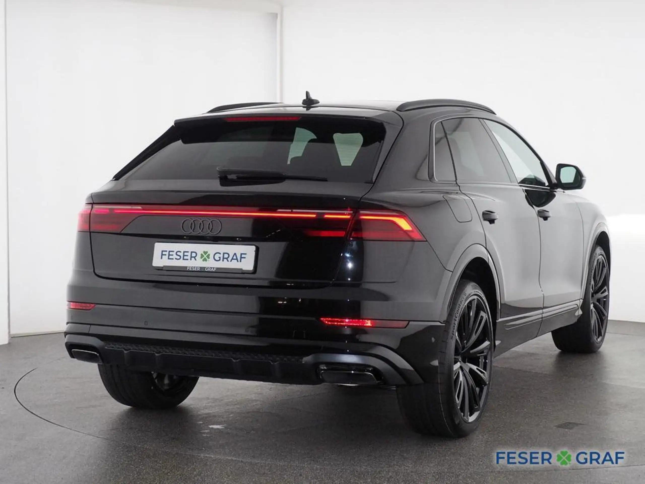 Audi - Q8