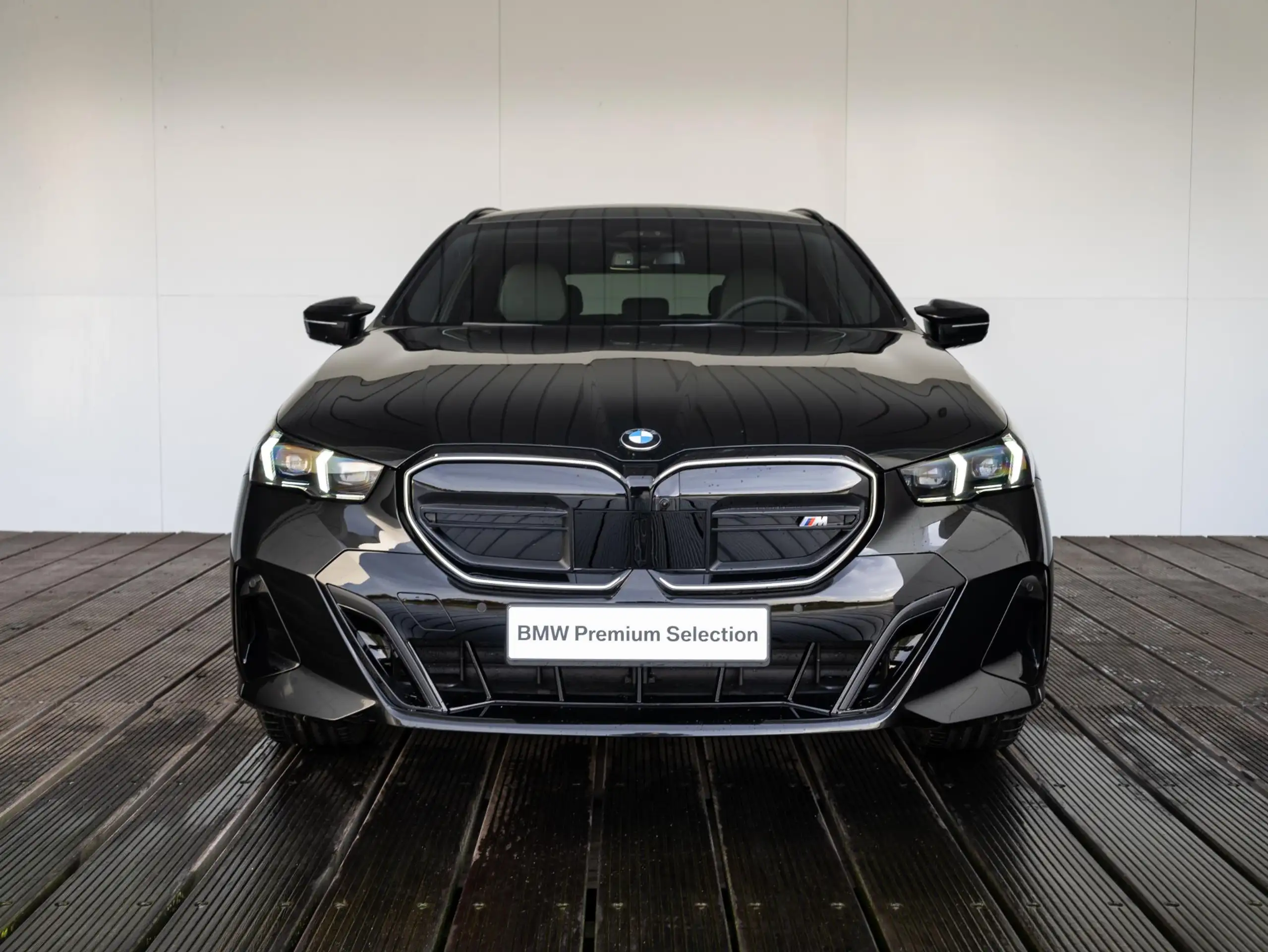 BMW - i5