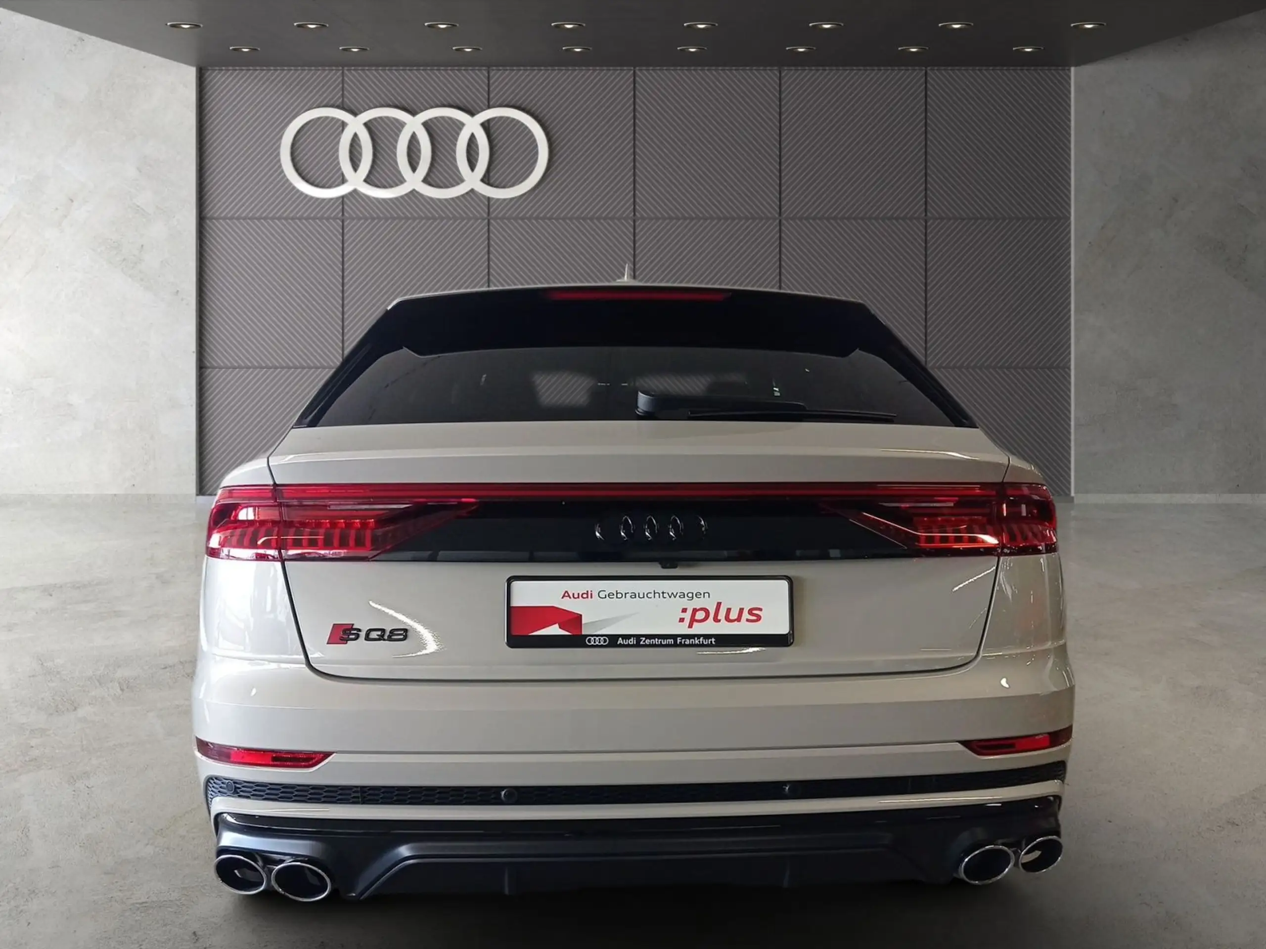 Audi - SQ8