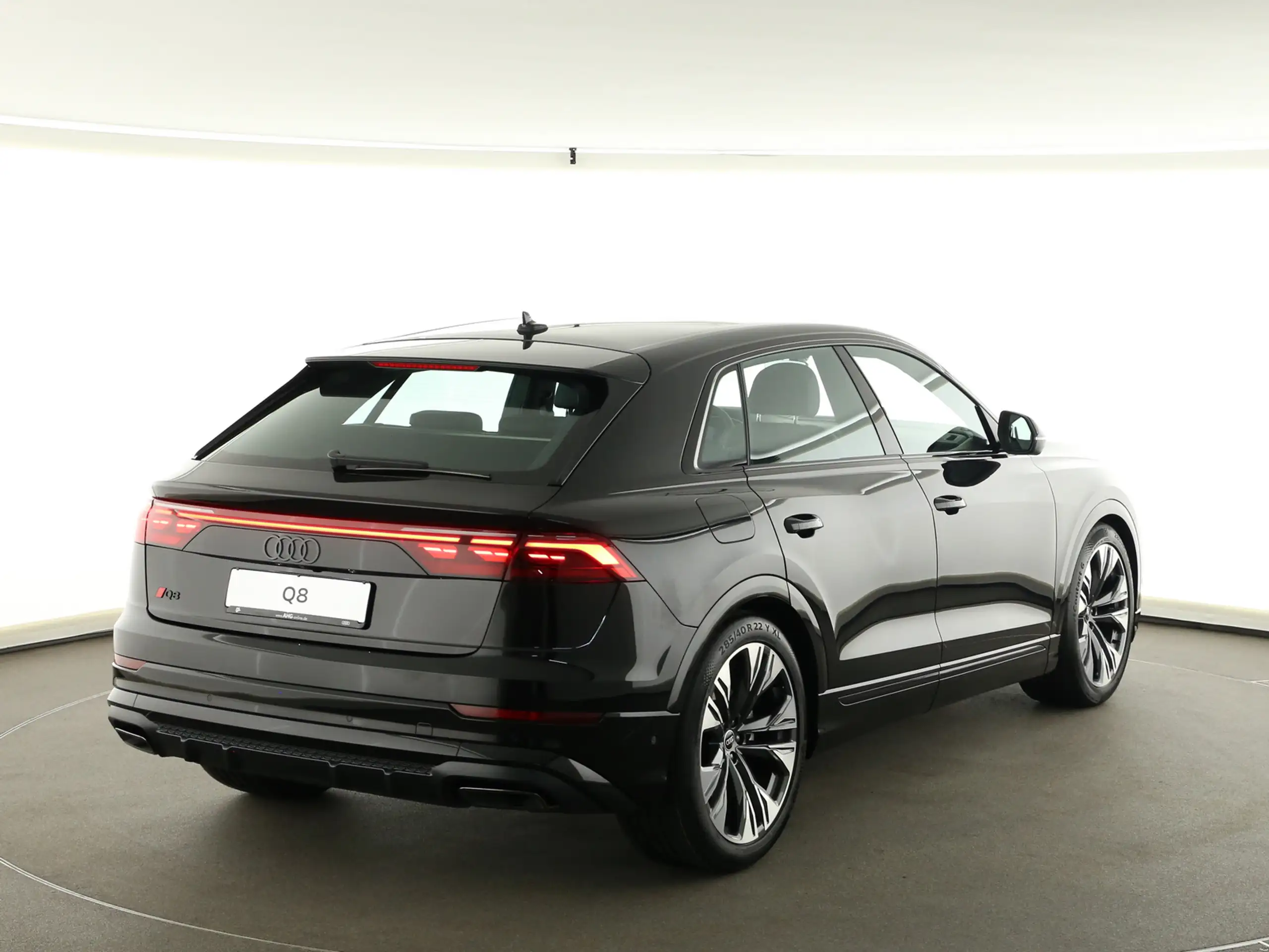 Audi - Q8