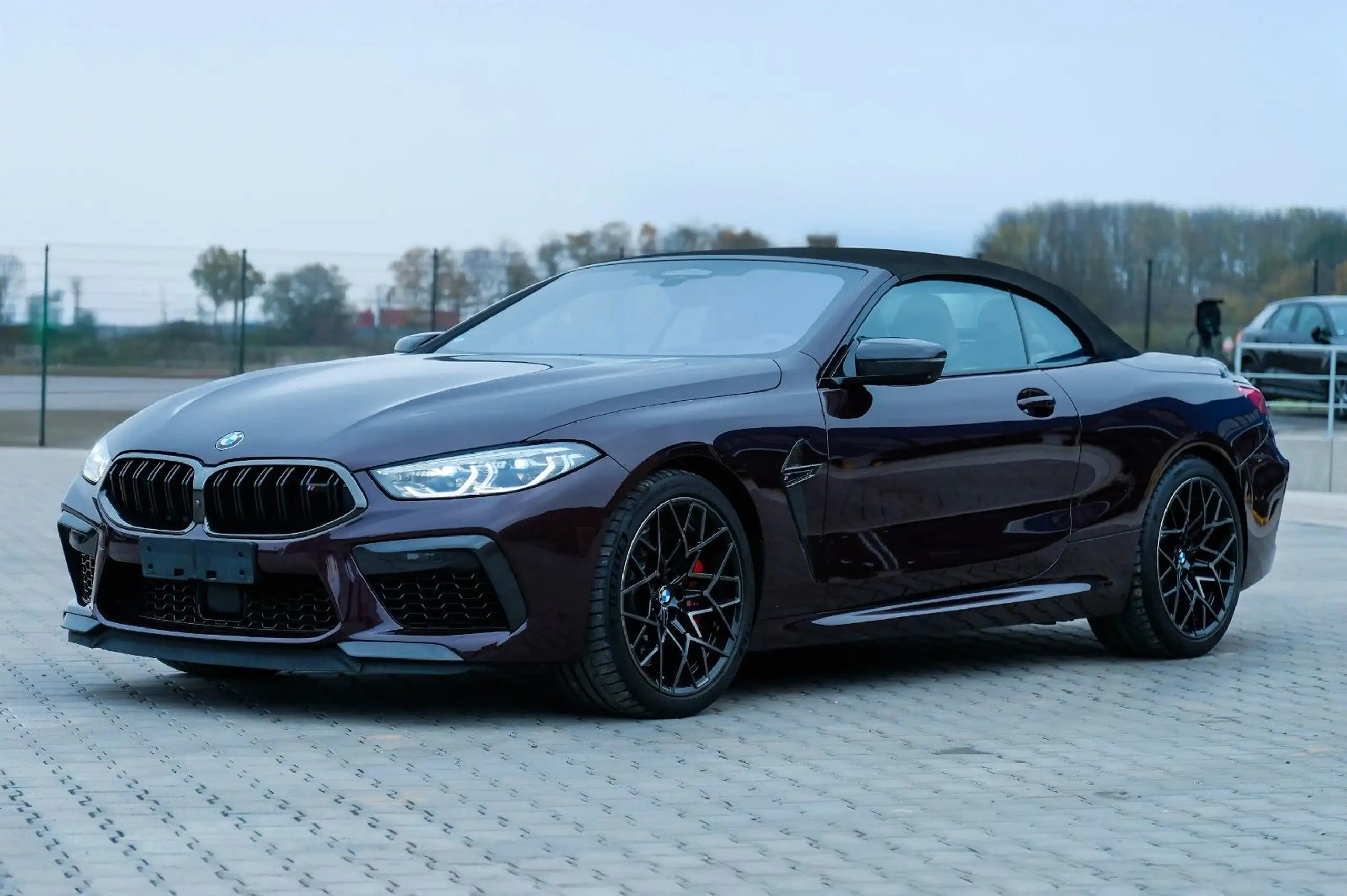 BMW - M8