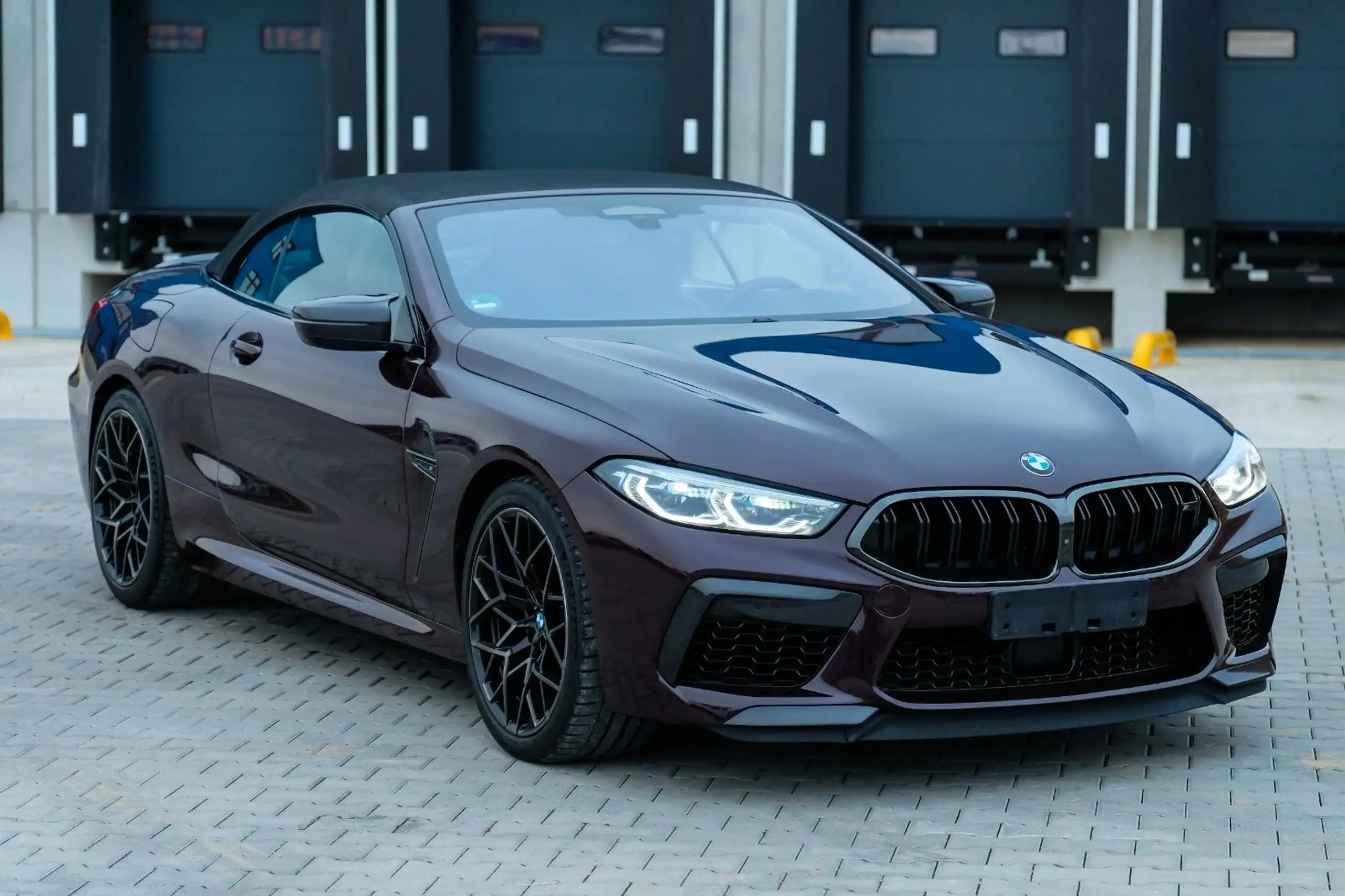 BMW - M8