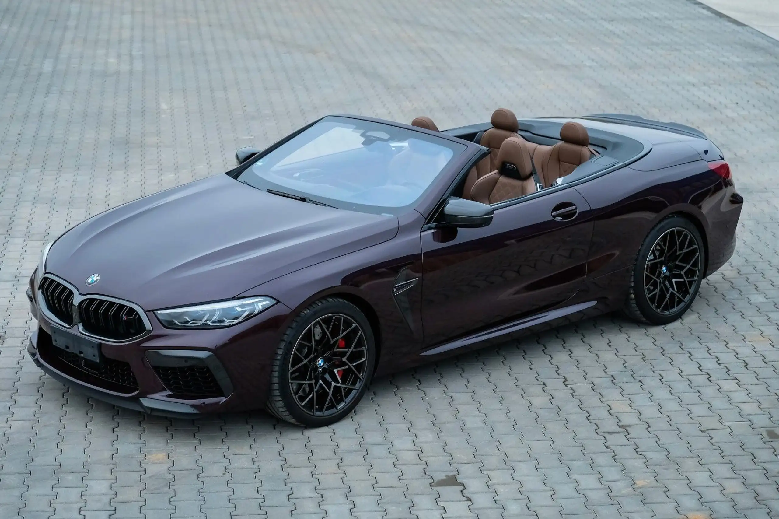 BMW - M8