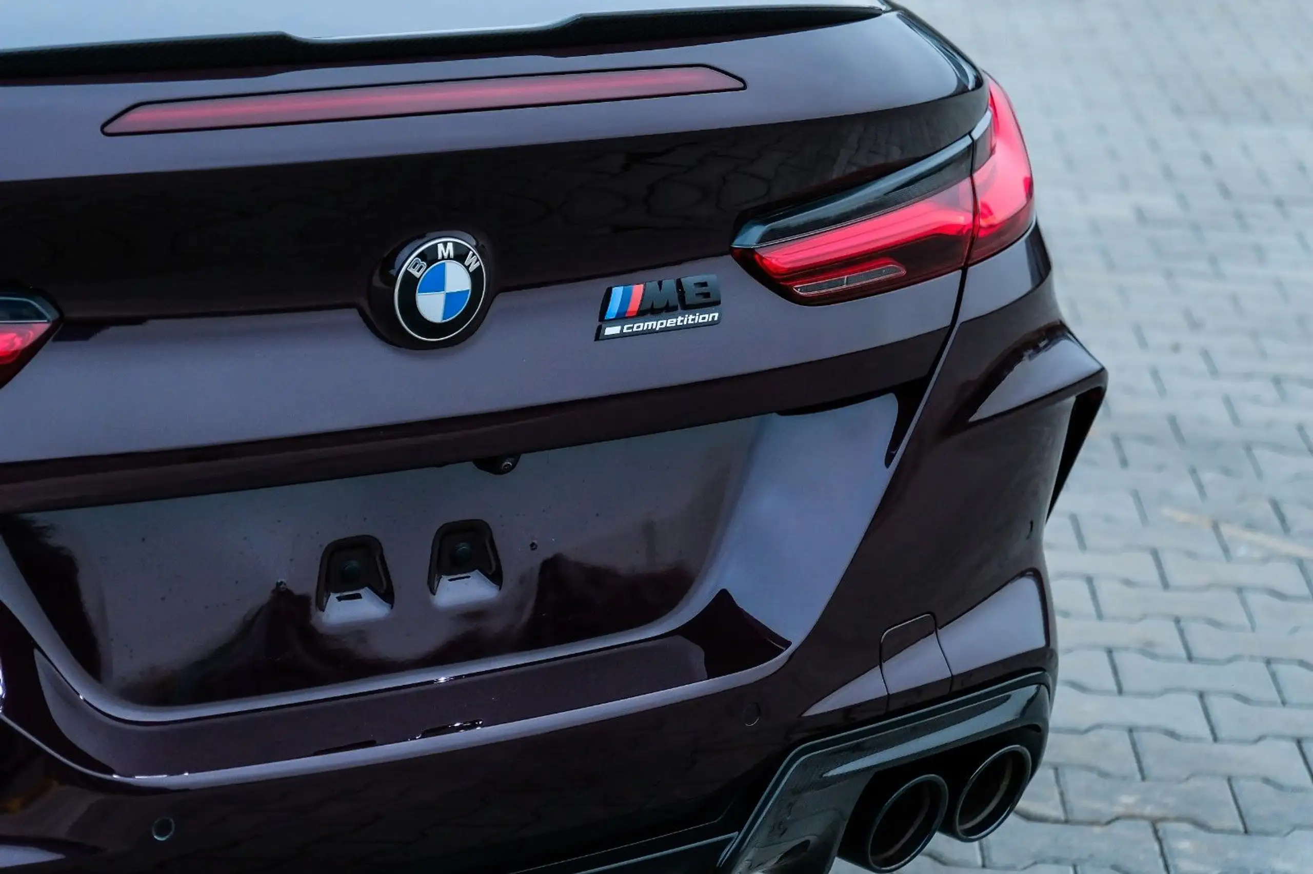 BMW - M8