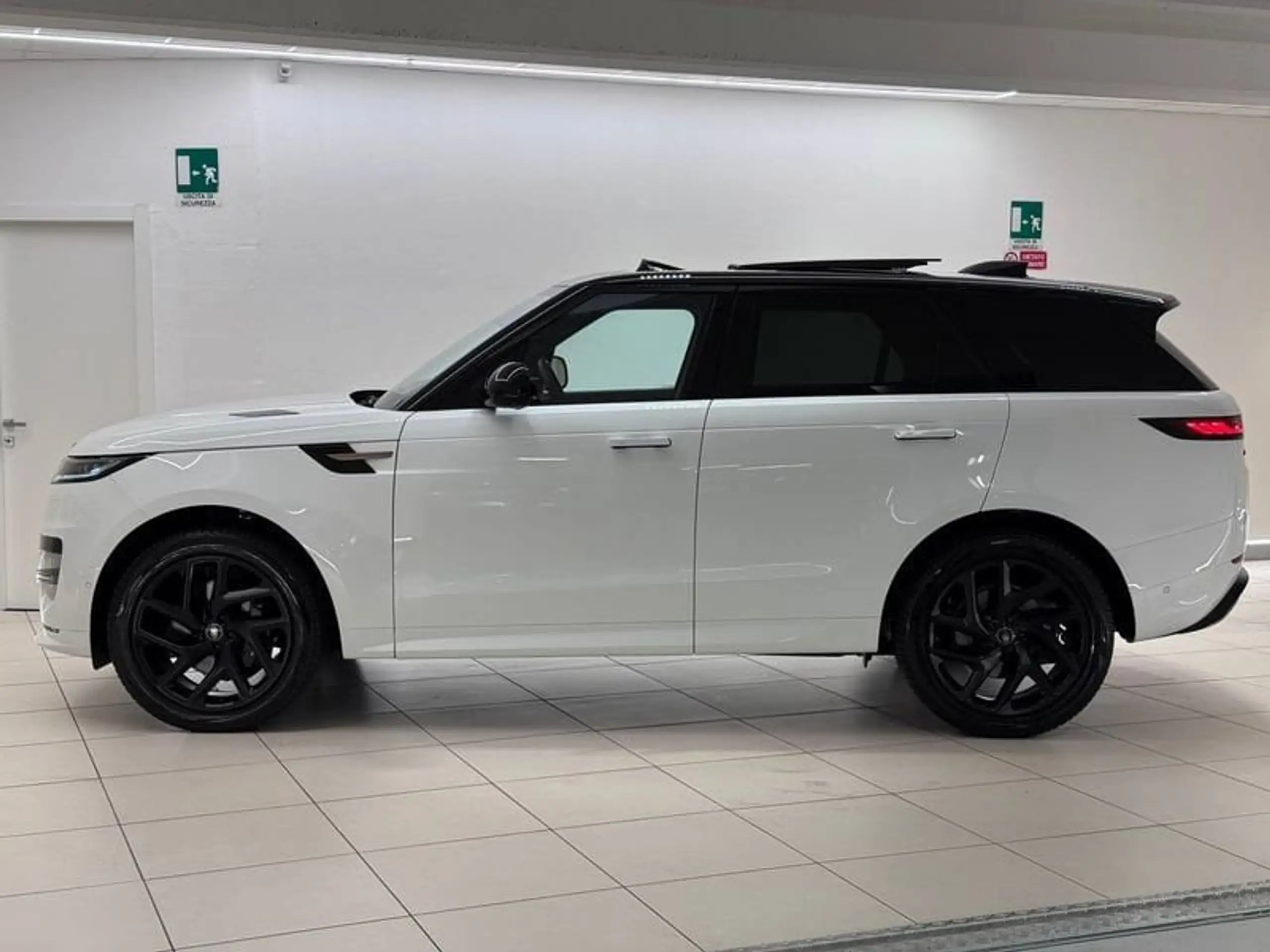 Land Rover - Range Rover Sport