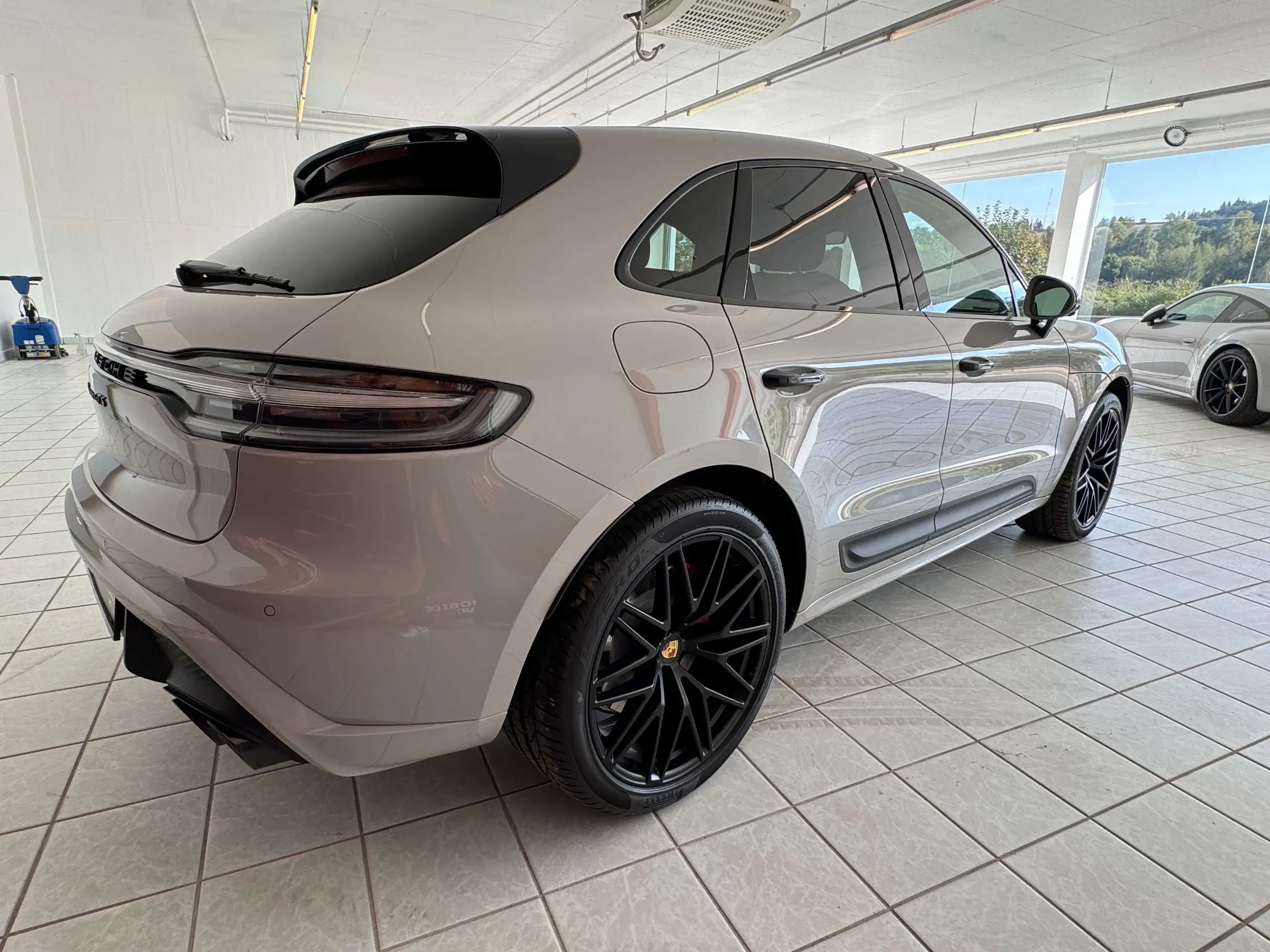 Porsche - Macan