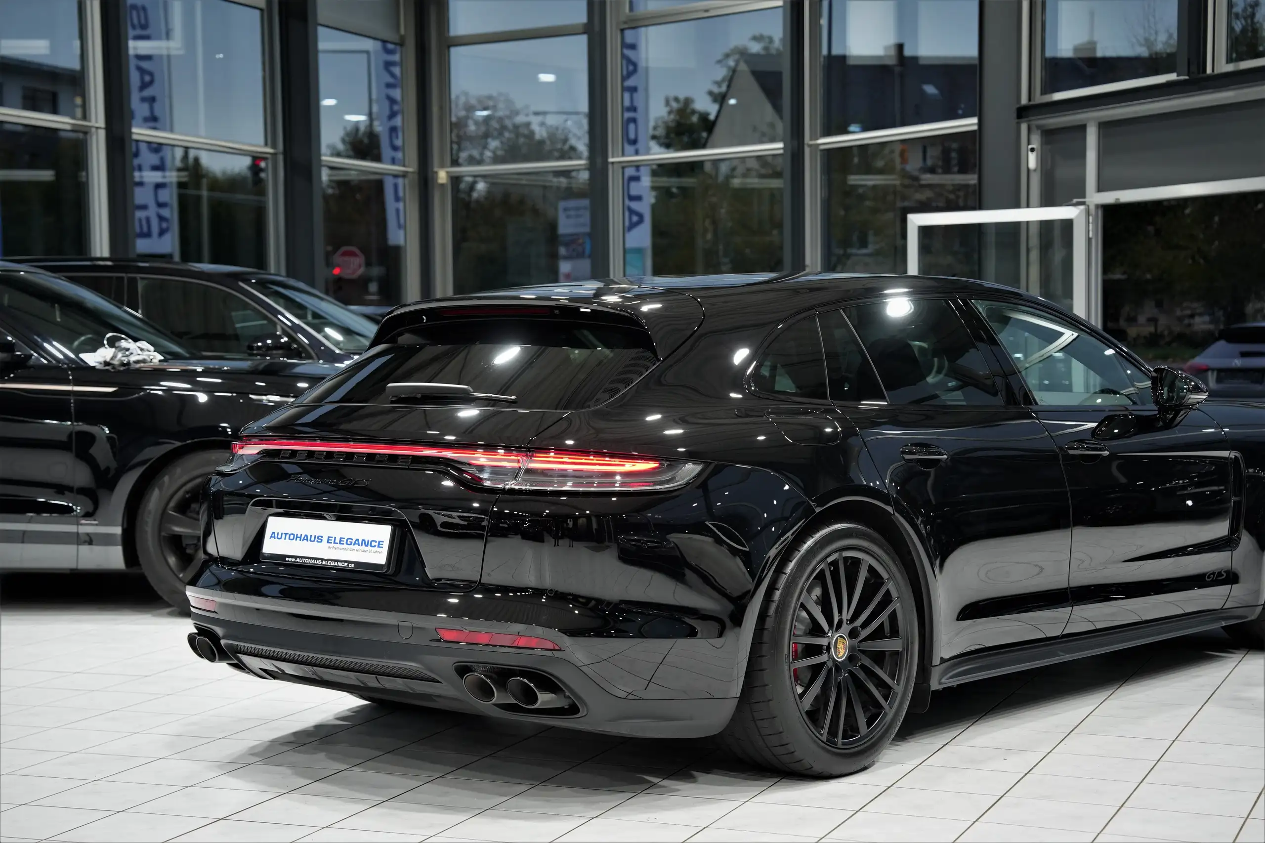 Porsche - Panamera