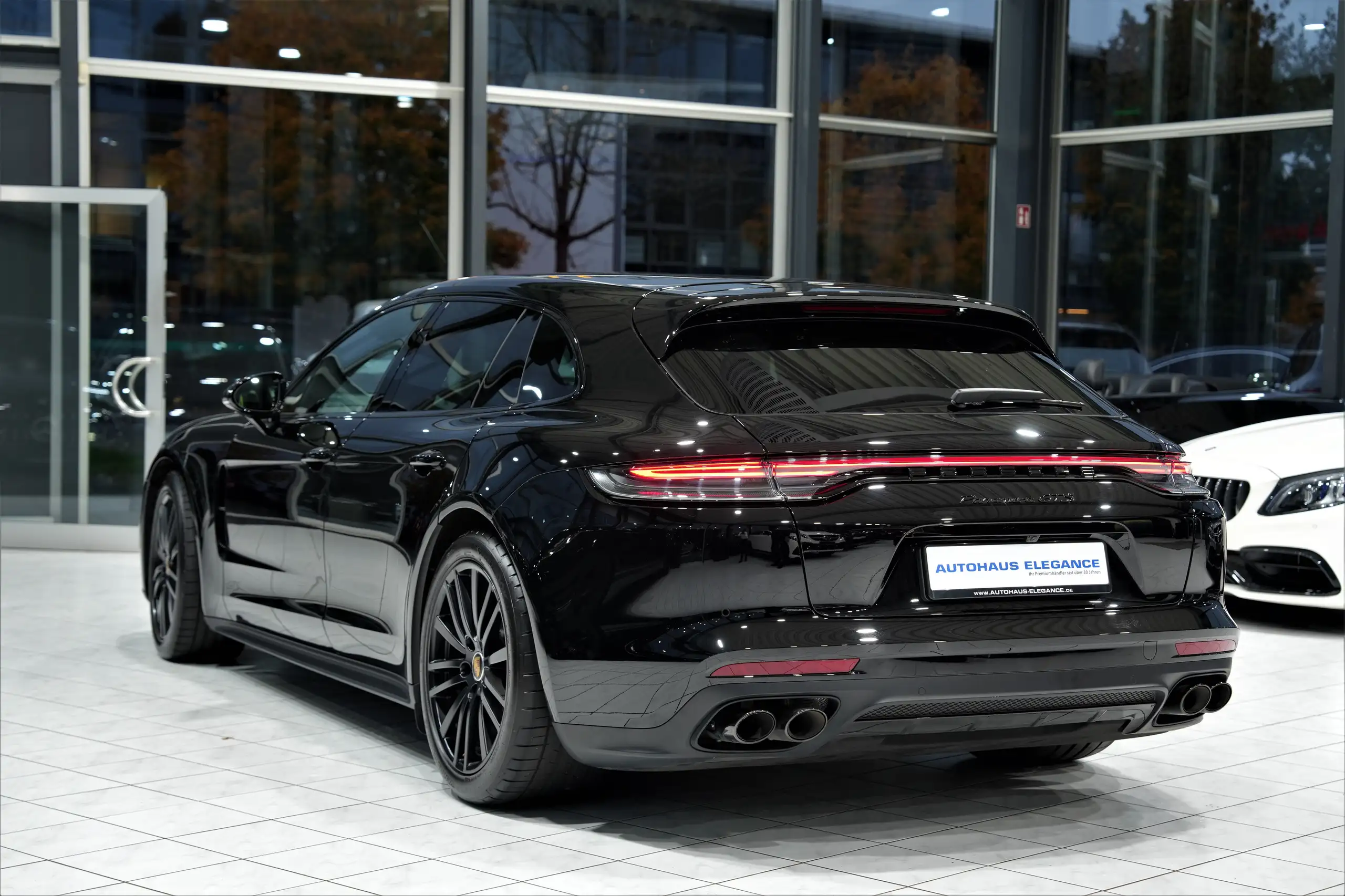 Porsche - Panamera