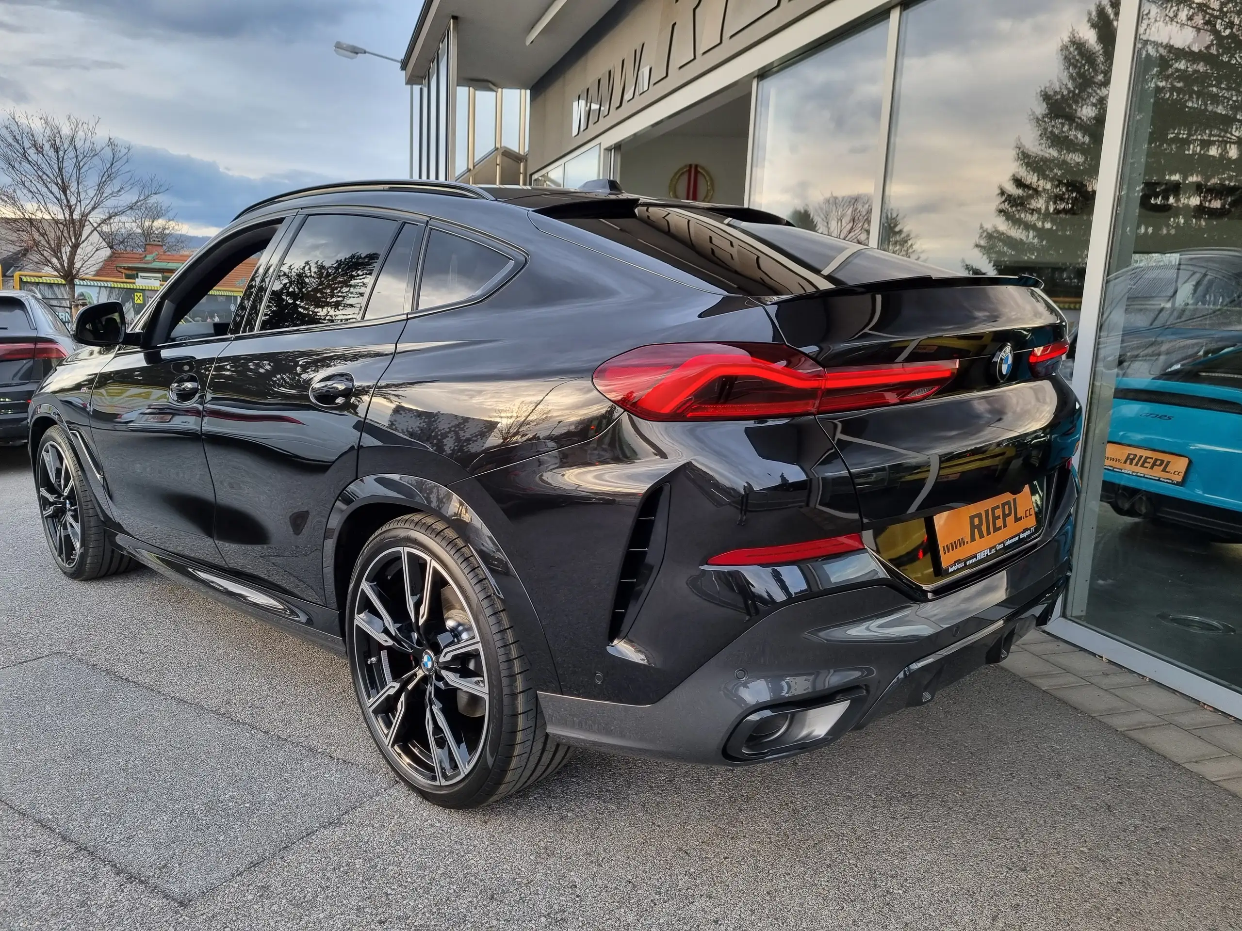 BMW - X6