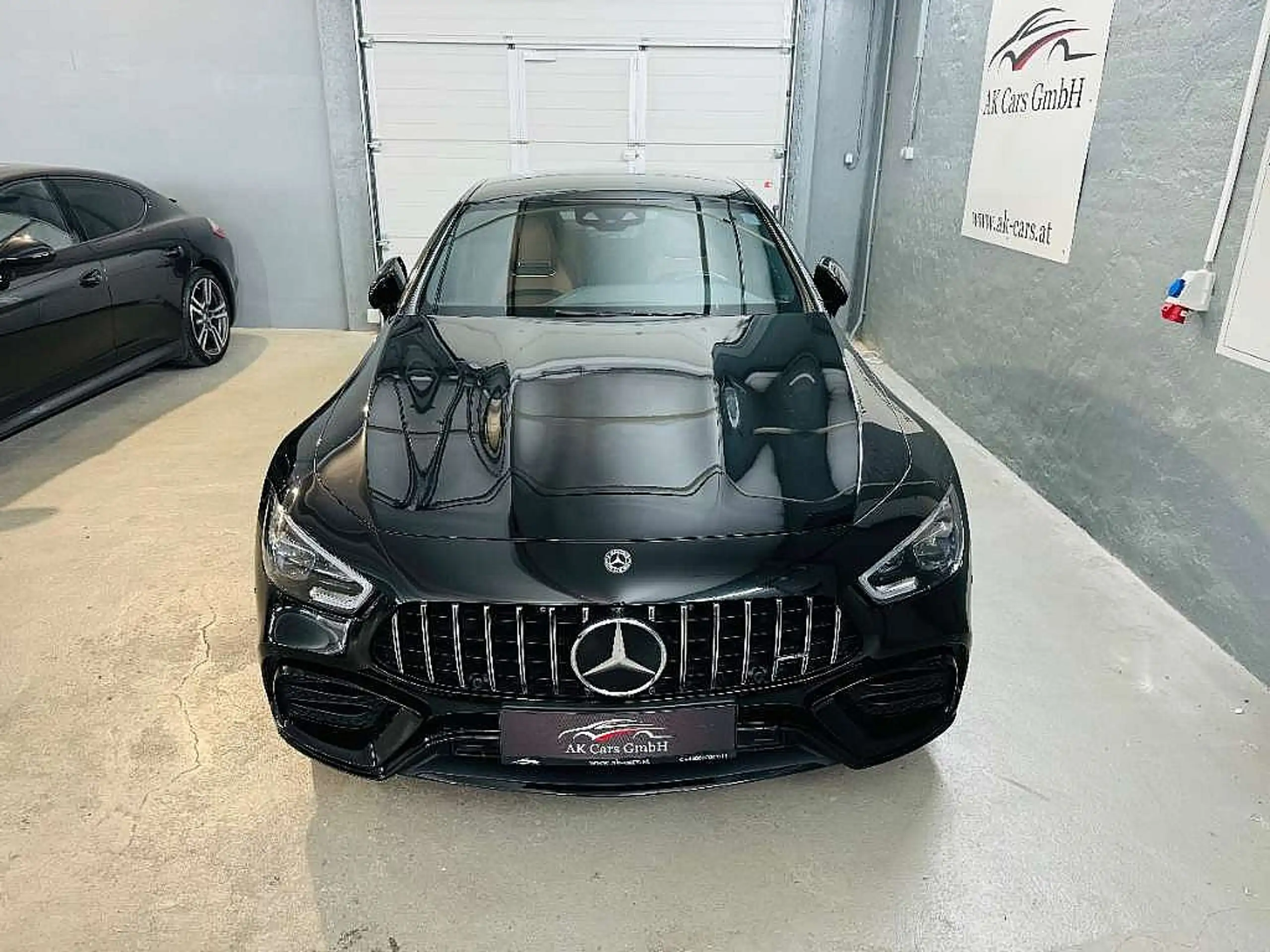 Mercedes-Benz - AMG GT